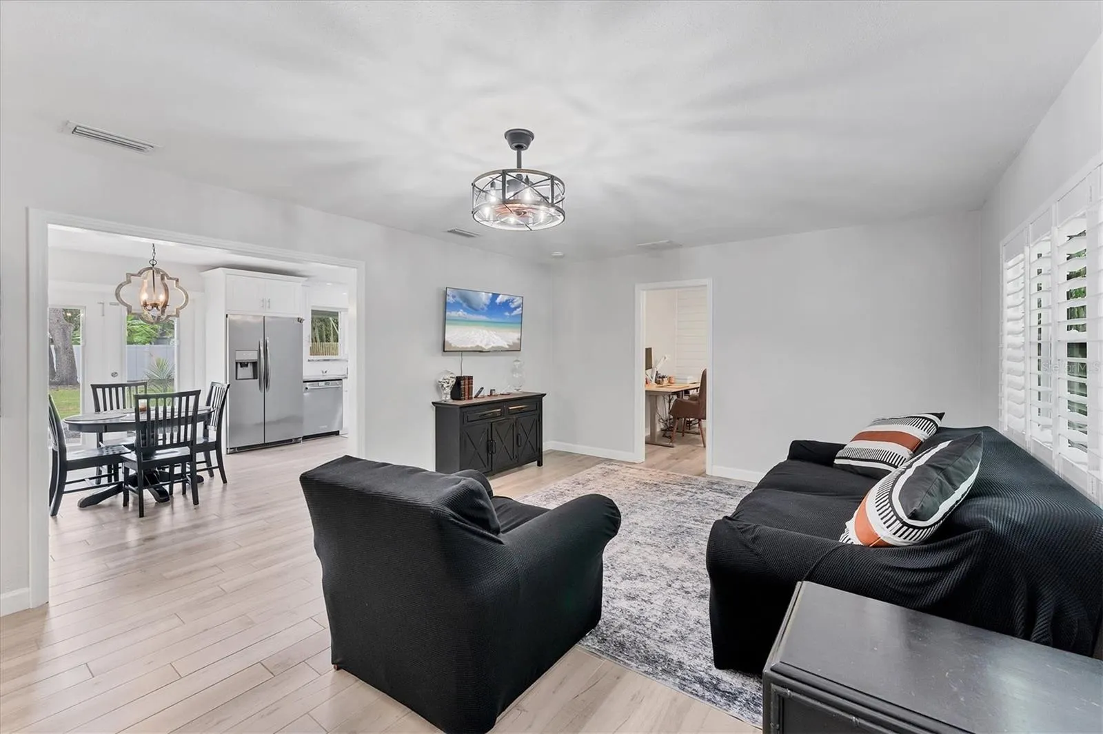 121 32ND ST W