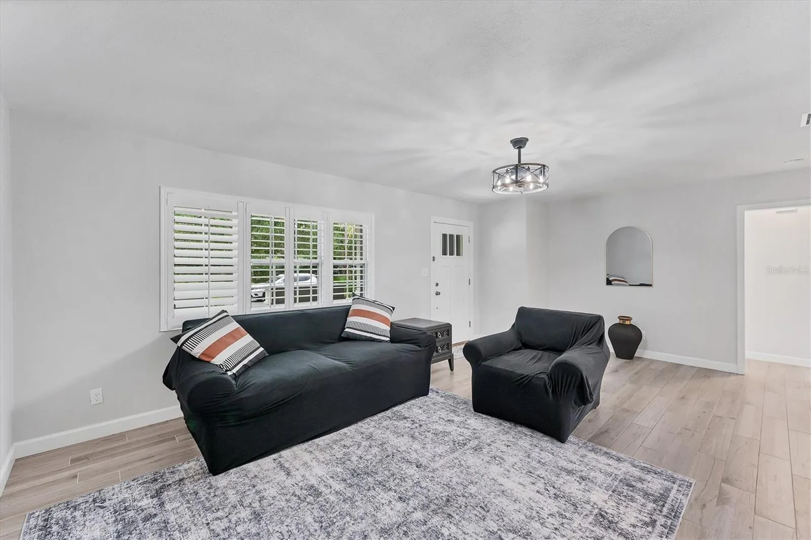 121 32ND ST W
