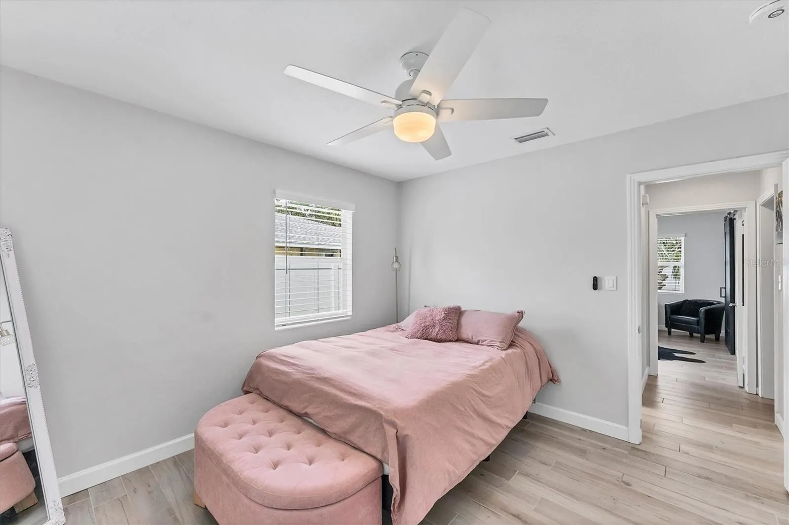121 32ND ST W