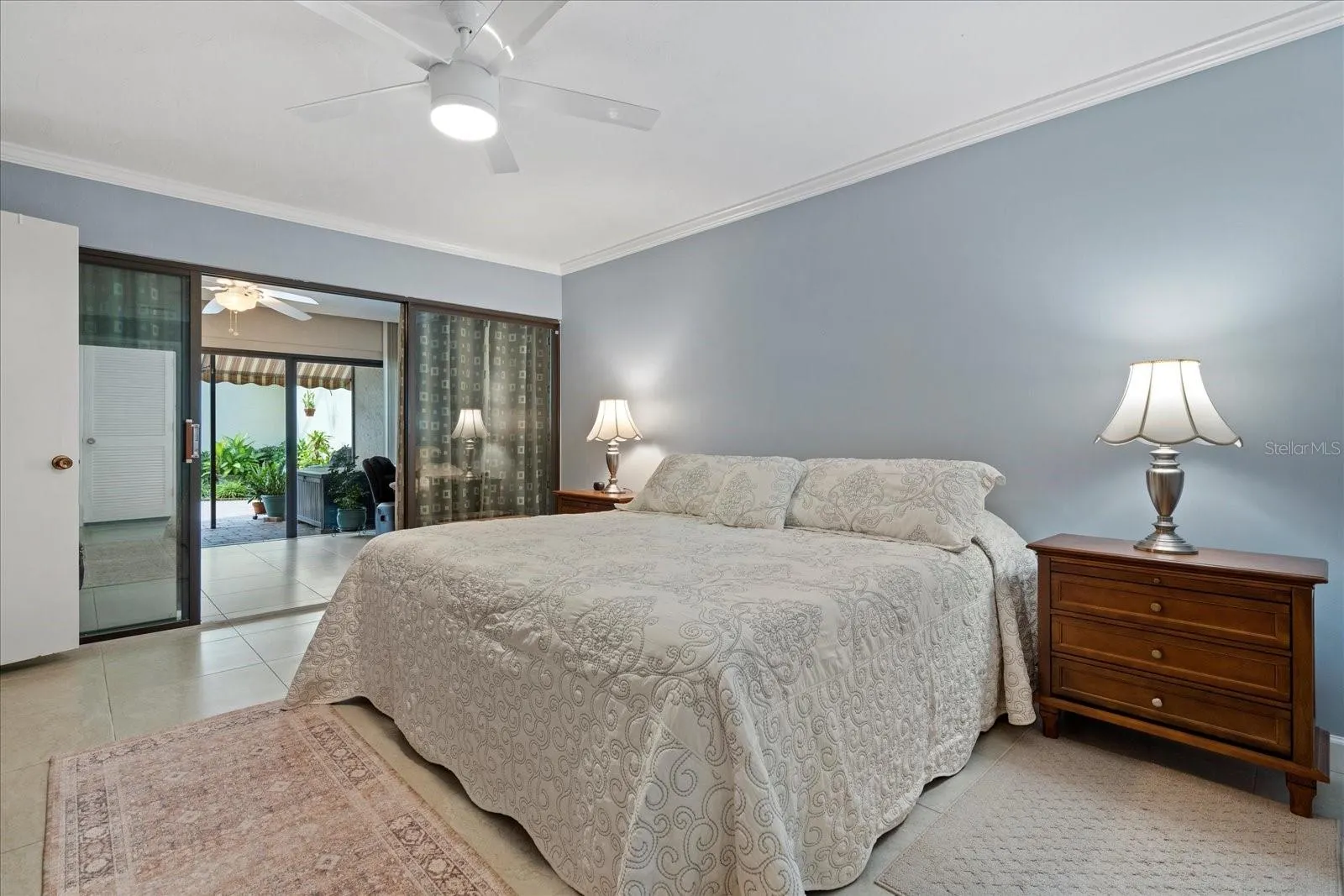 3953 GLEN OAKS MANOR DR