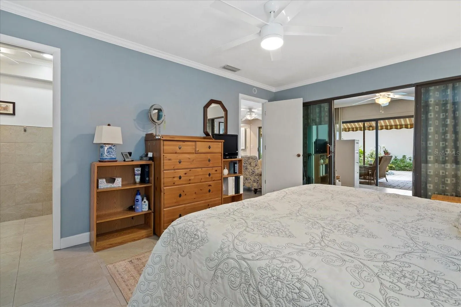 3953 GLEN OAKS MANOR DR