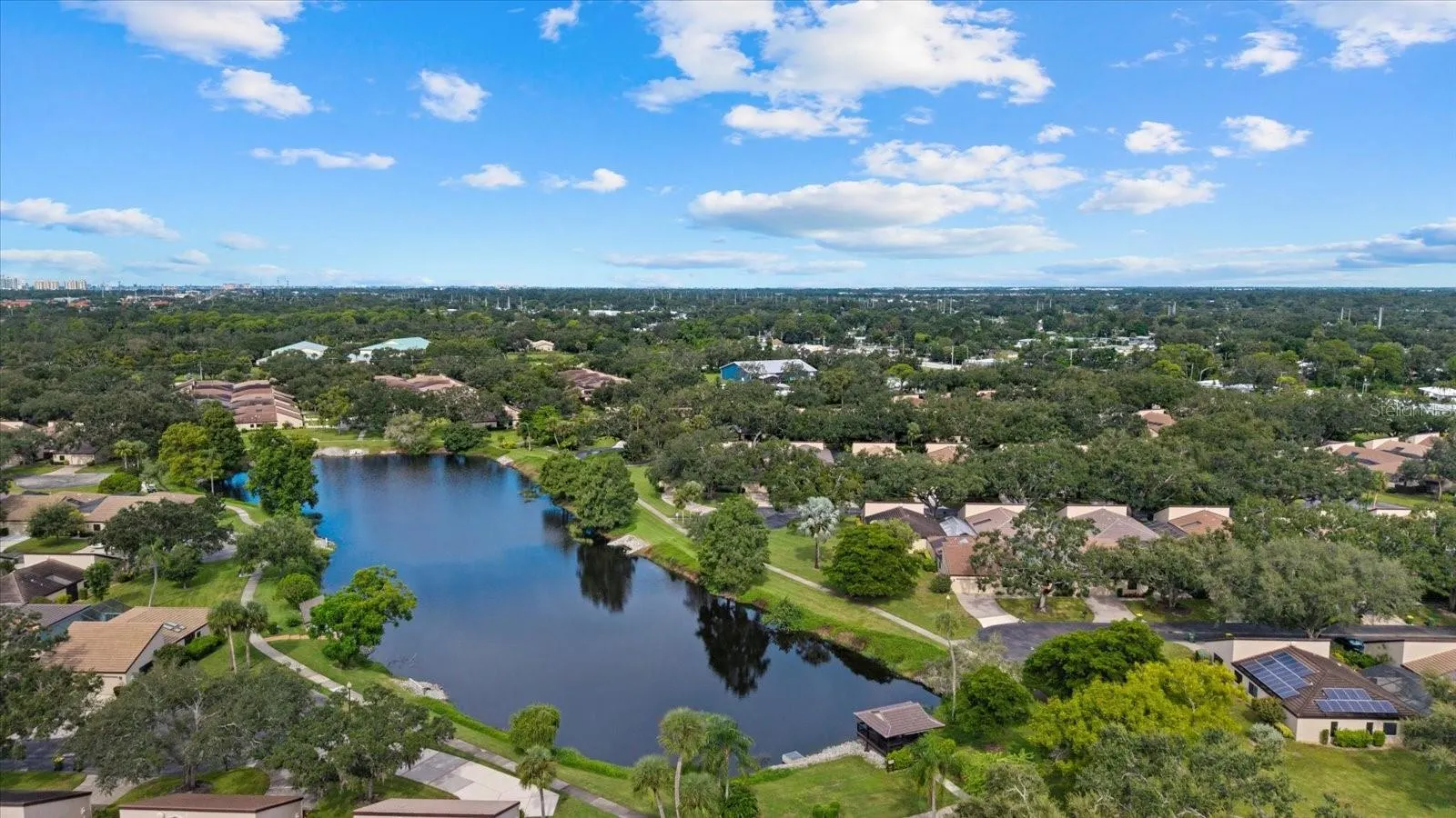 3953 GLEN OAKS MANOR DR