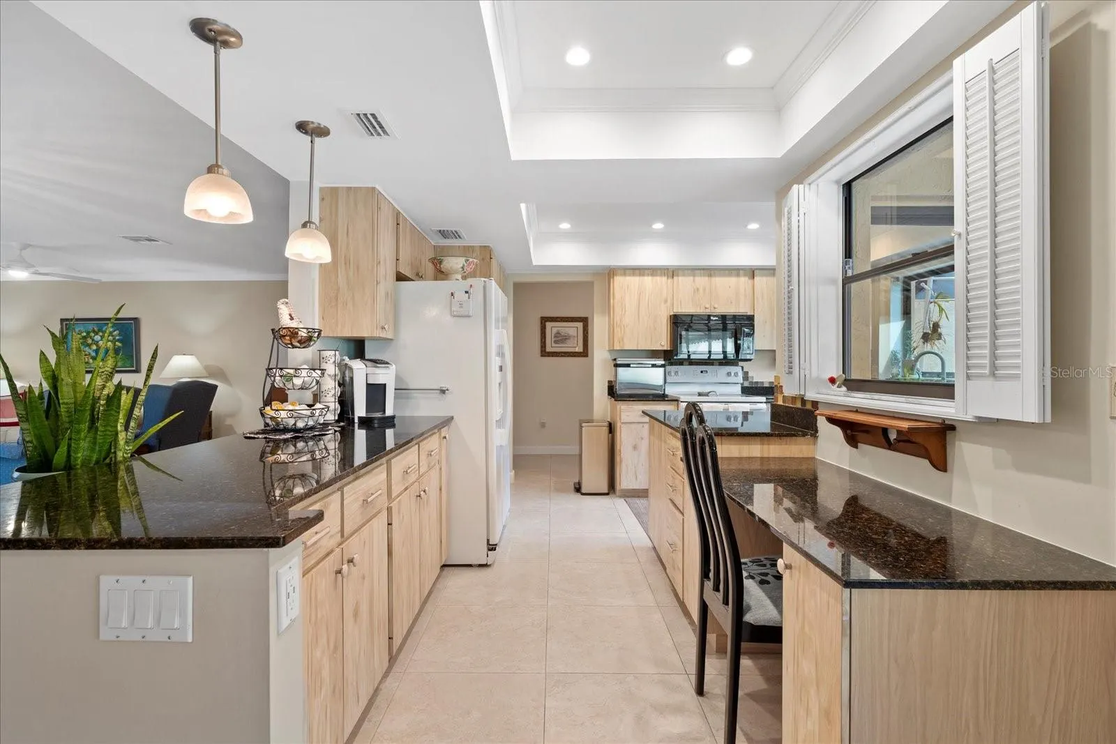 3953 GLEN OAKS MANOR DR