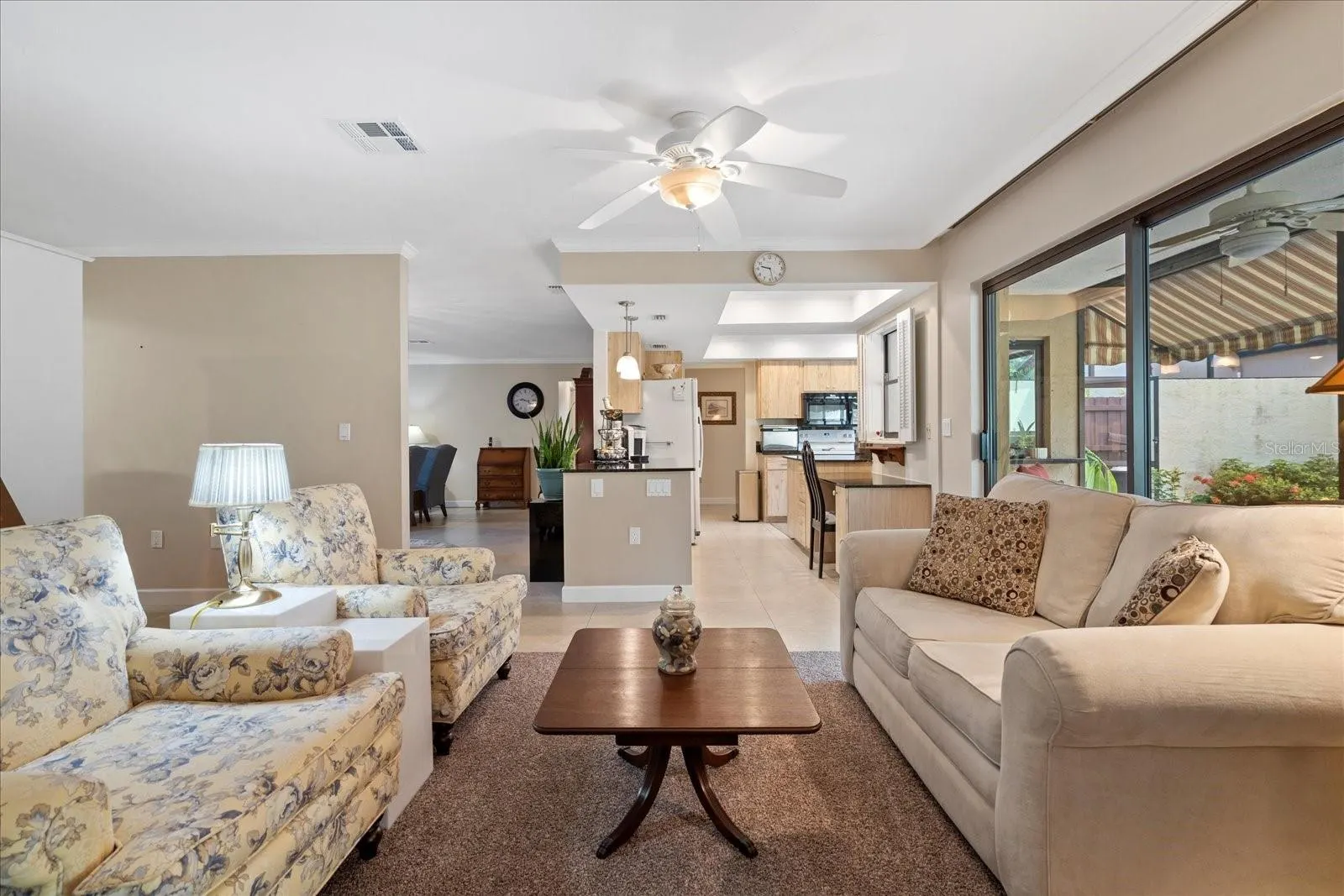 3953 GLEN OAKS MANOR DR