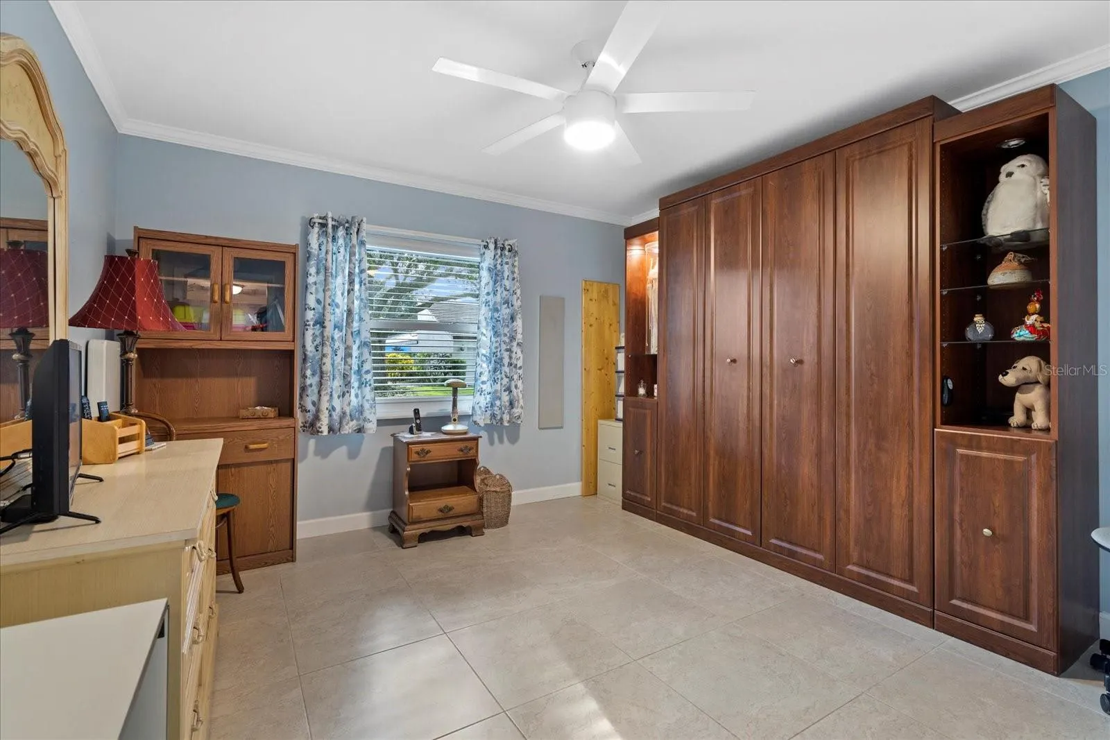 3953 GLEN OAKS MANOR DR