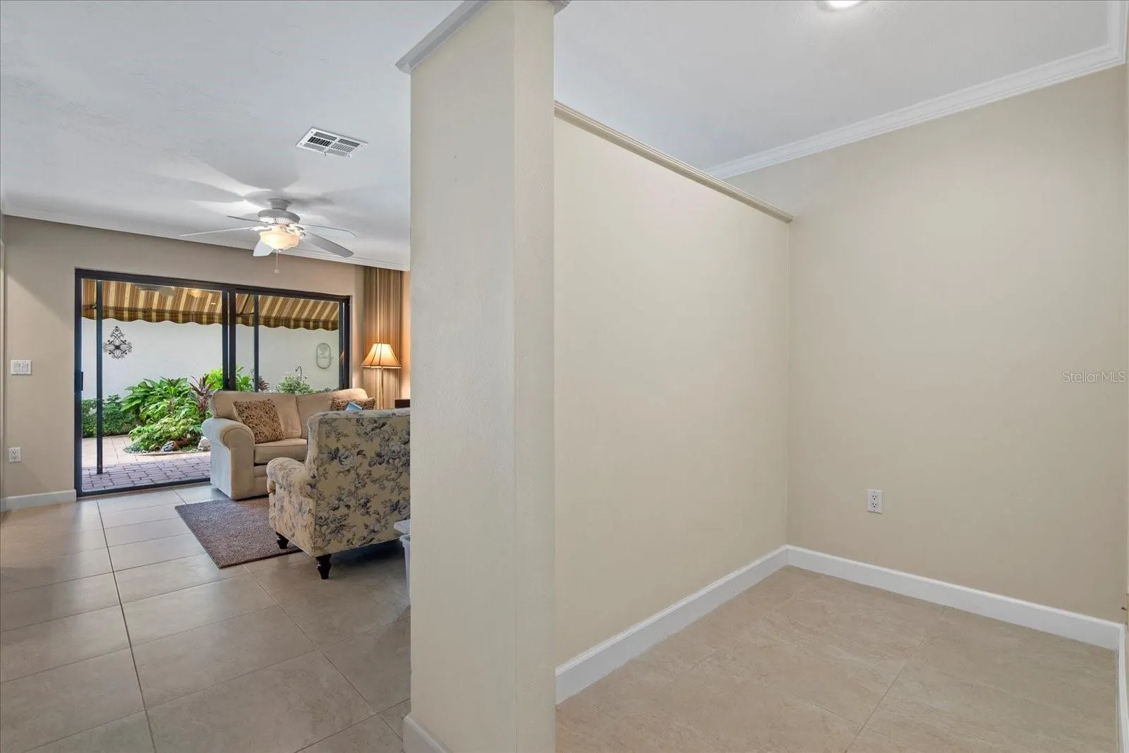 3953 GLEN OAKS MANOR DR