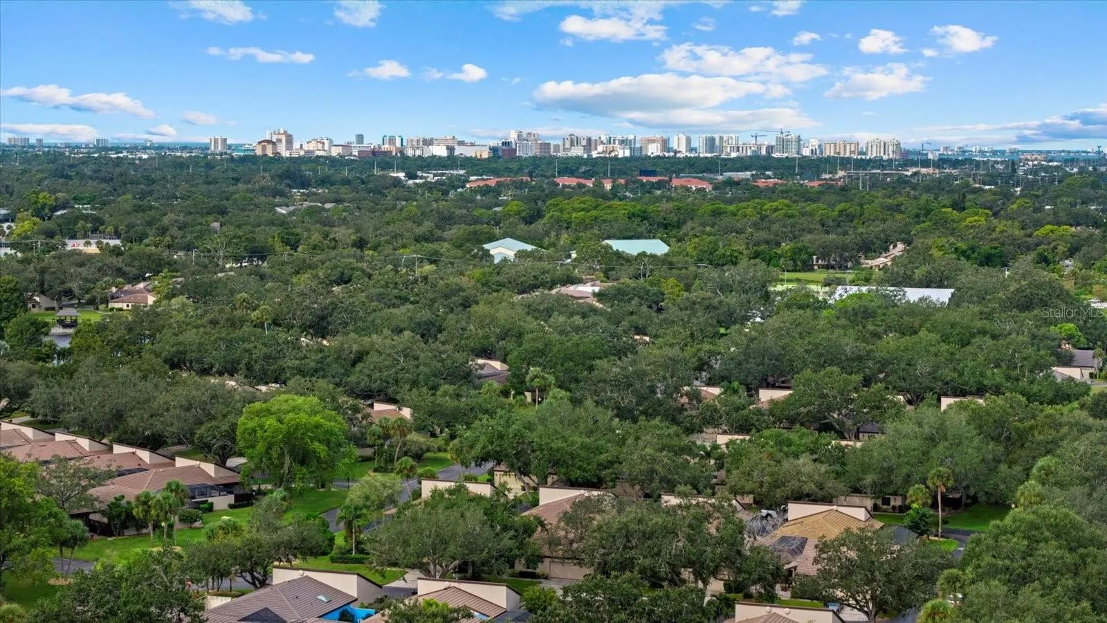 3953 GLEN OAKS MANOR DR
