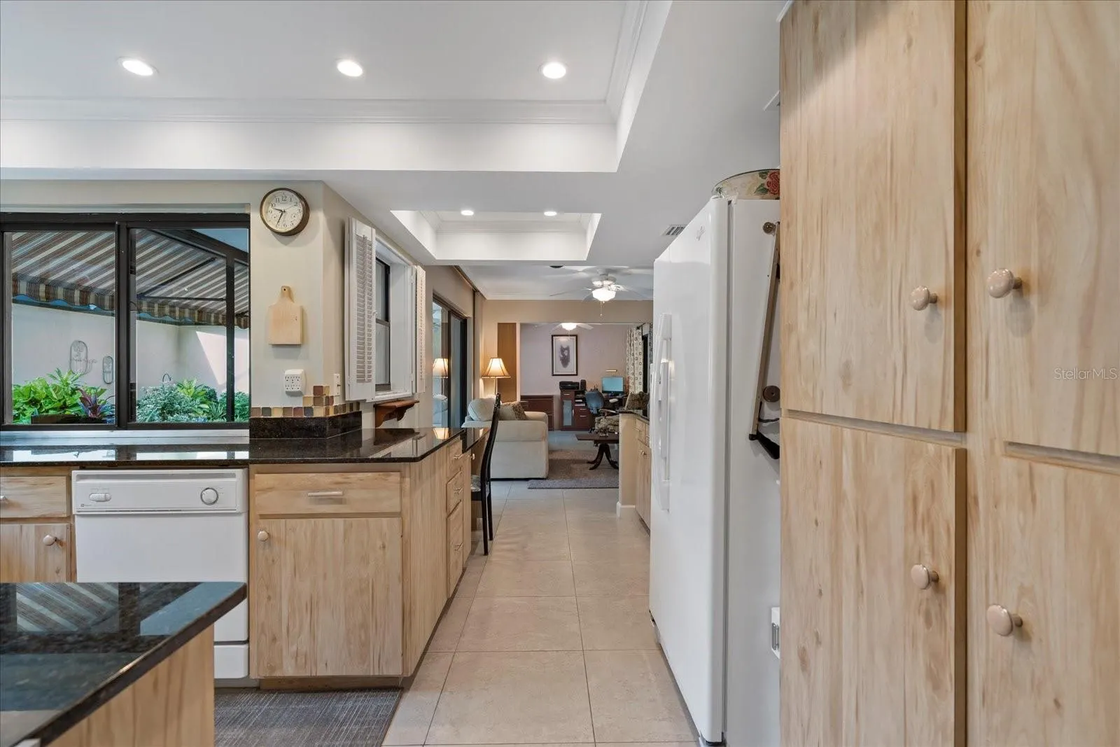 3953 GLEN OAKS MANOR DR