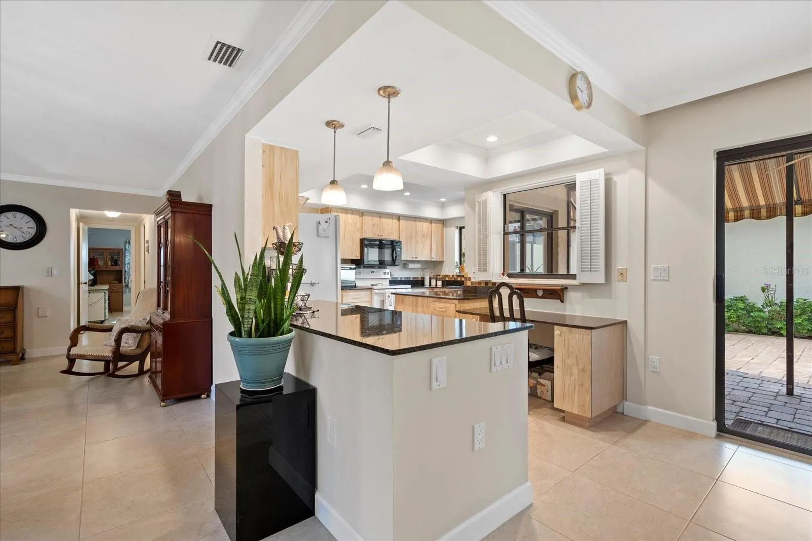 3953 GLEN OAKS MANOR DR