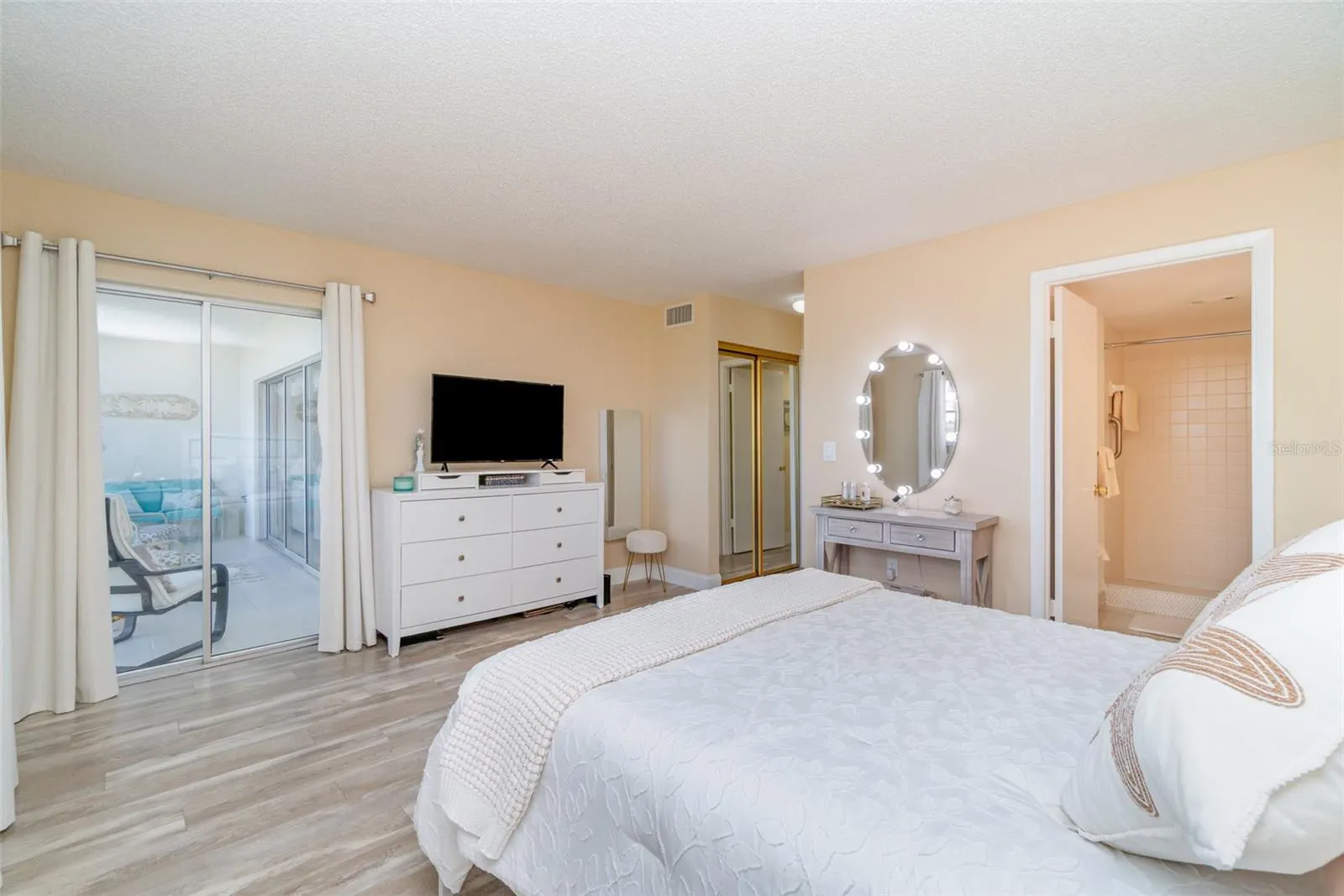 4240 IRONWOOD CIR #302A, #302A