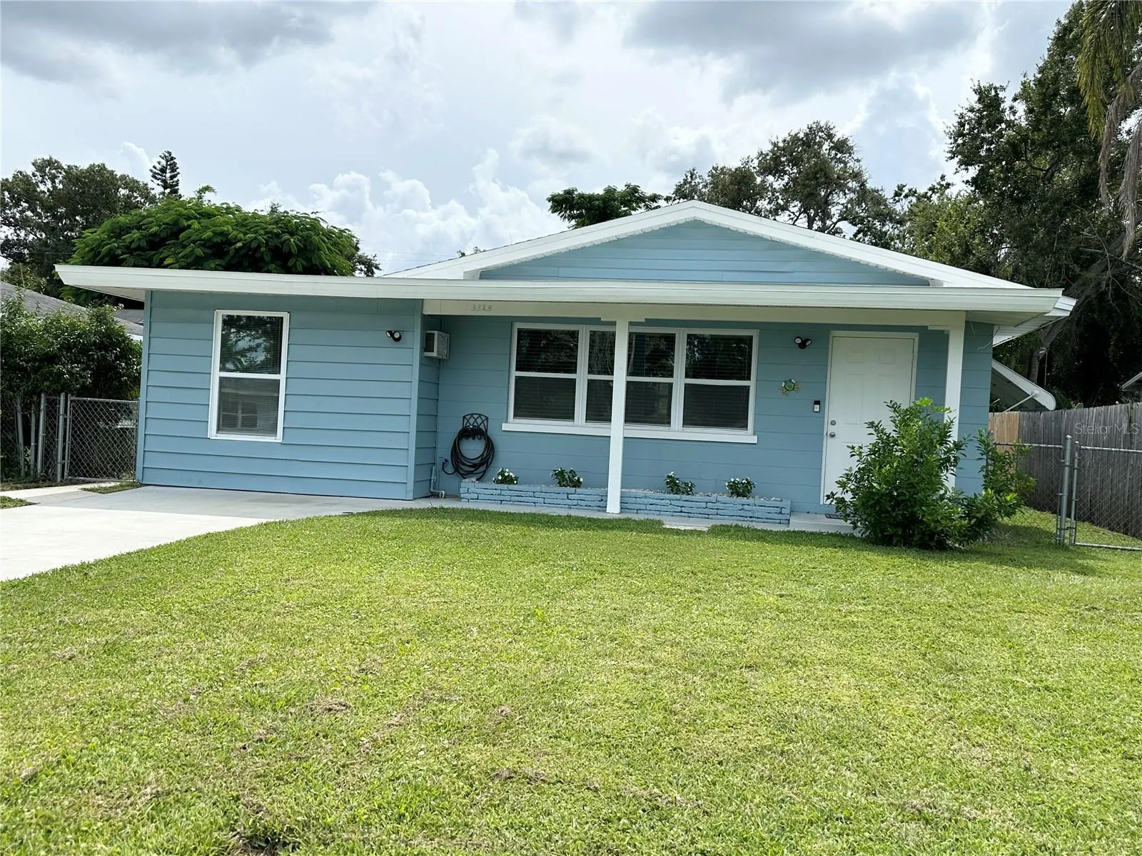 3325 2ND AVE W