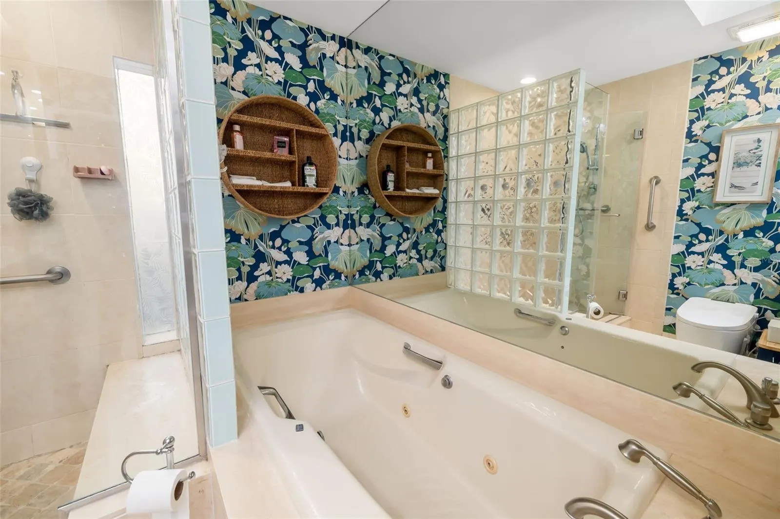 2358 HARBOUR OAKS DR