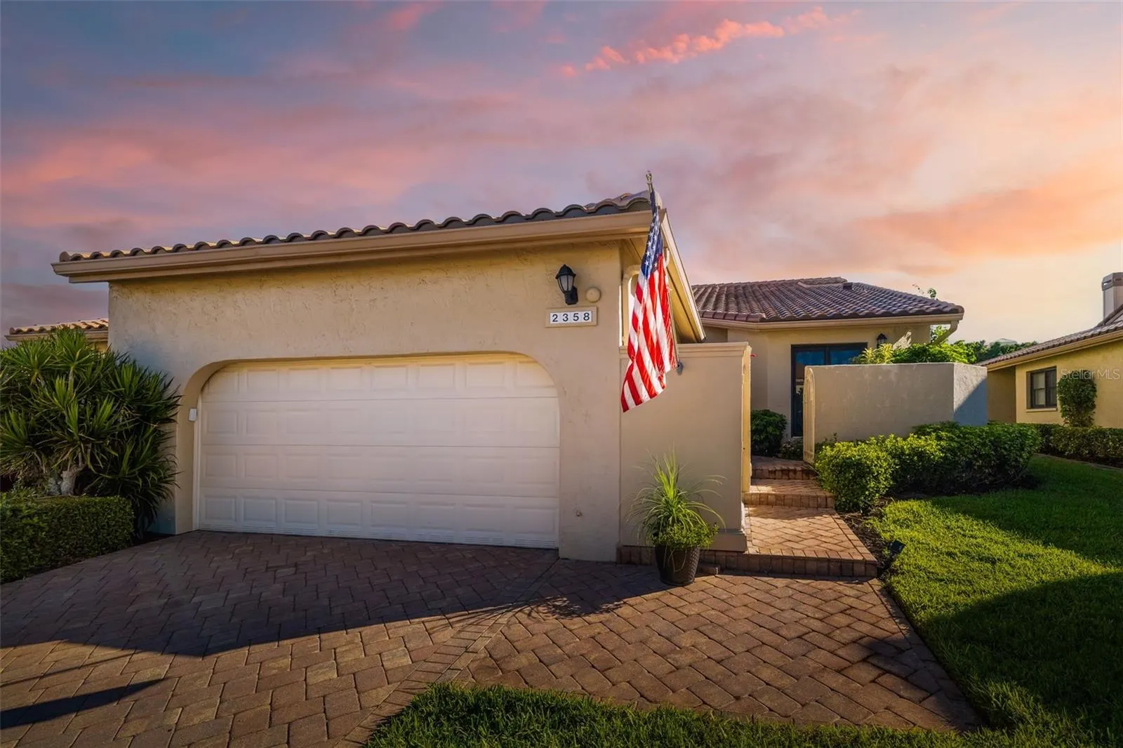 2358 HARBOUR OAKS DR