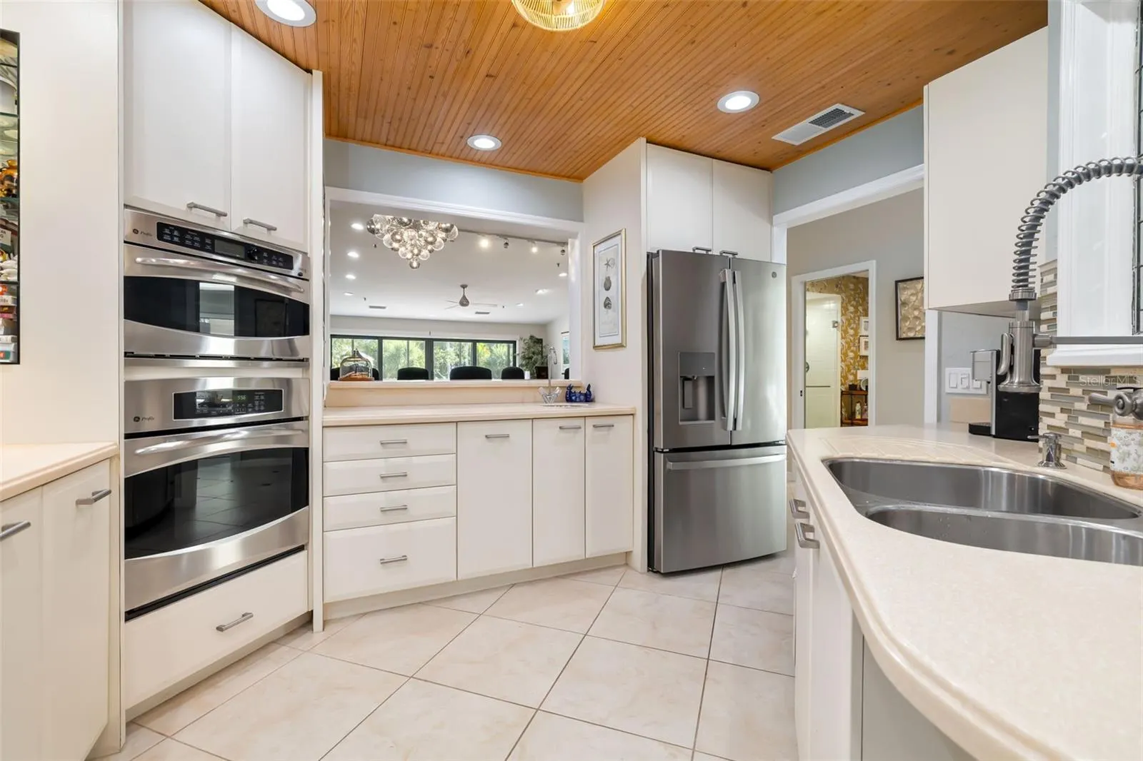2358 HARBOUR OAKS DR