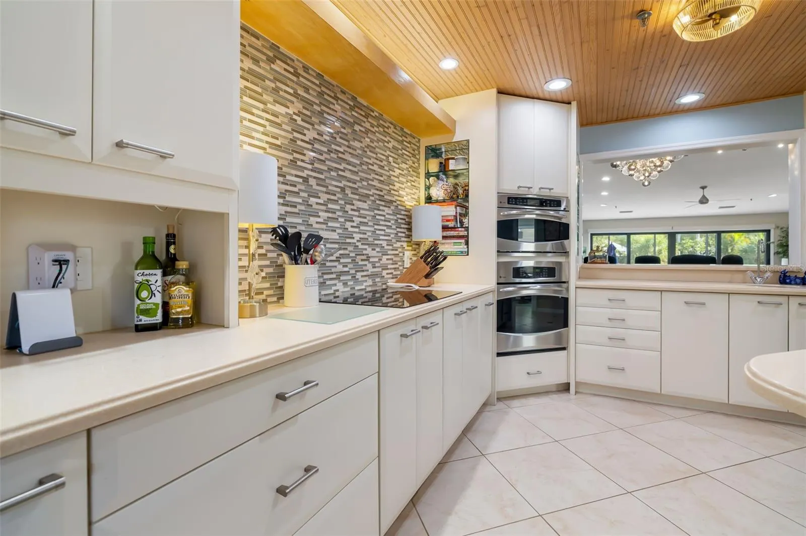 2358 HARBOUR OAKS DR