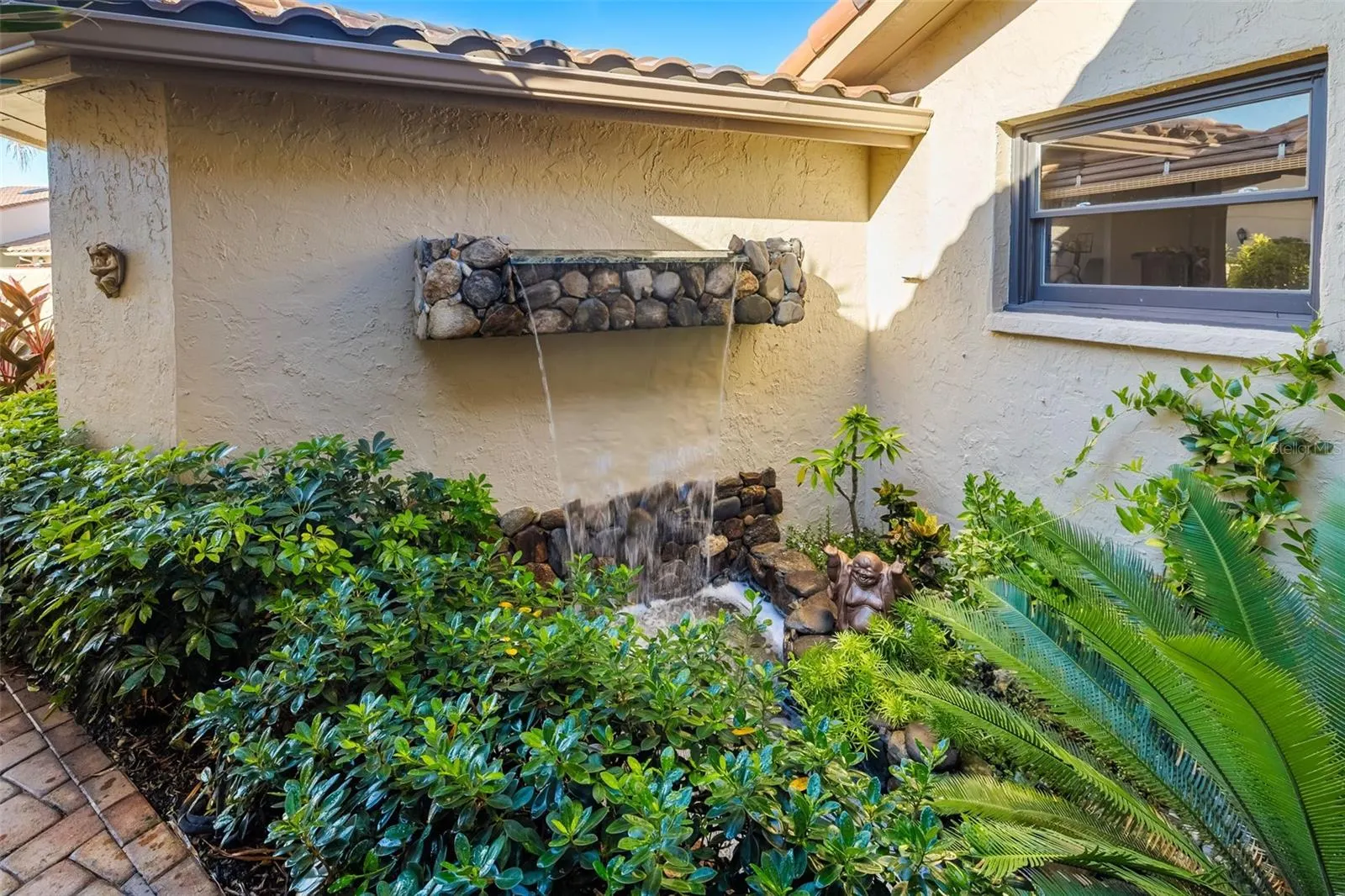 2358 HARBOUR OAKS DR