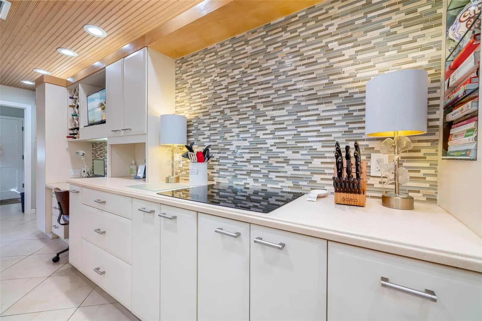 2358 HARBOUR OAKS DR