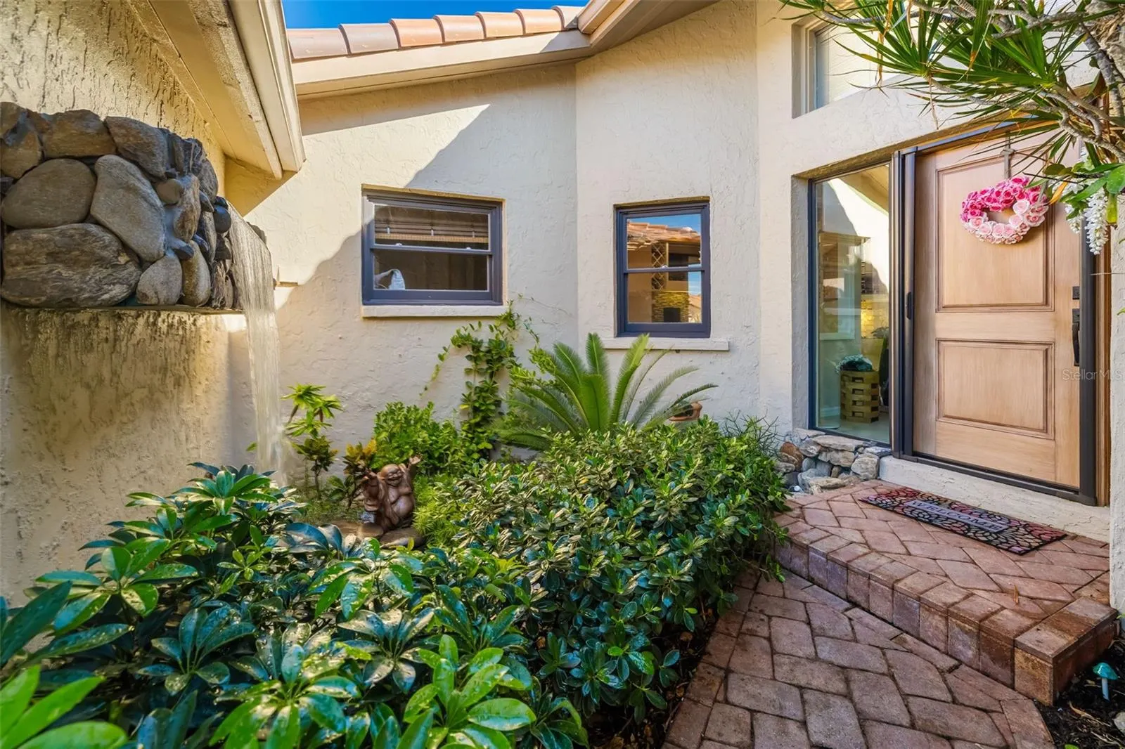 2358 HARBOUR OAKS DR
