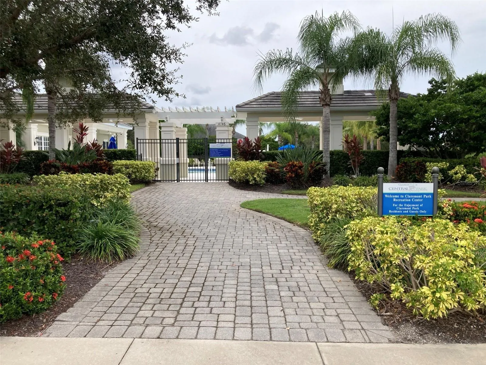 4723 SENECA PARK TRL