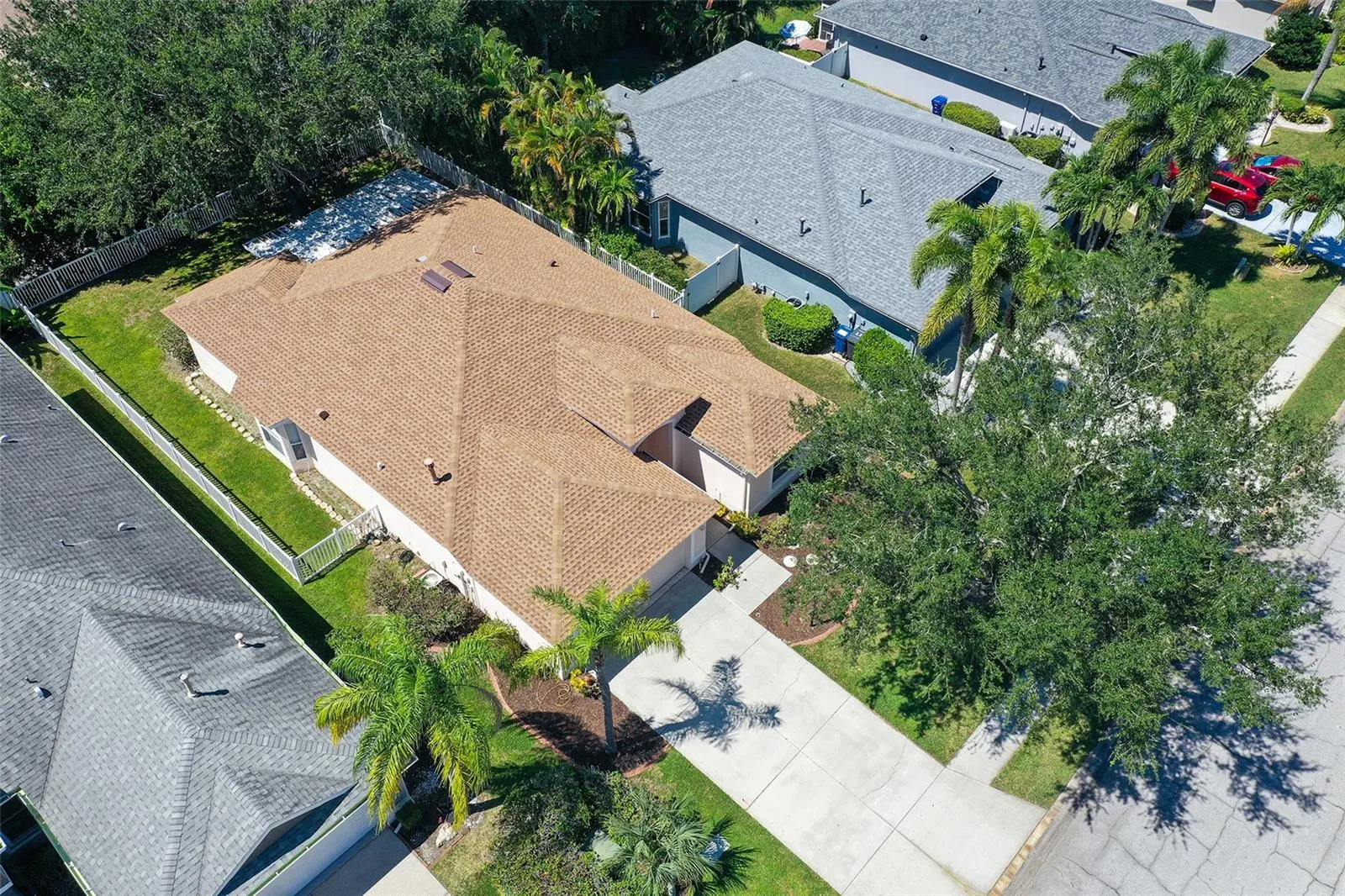 6734 W COUNTRY CLUB LN