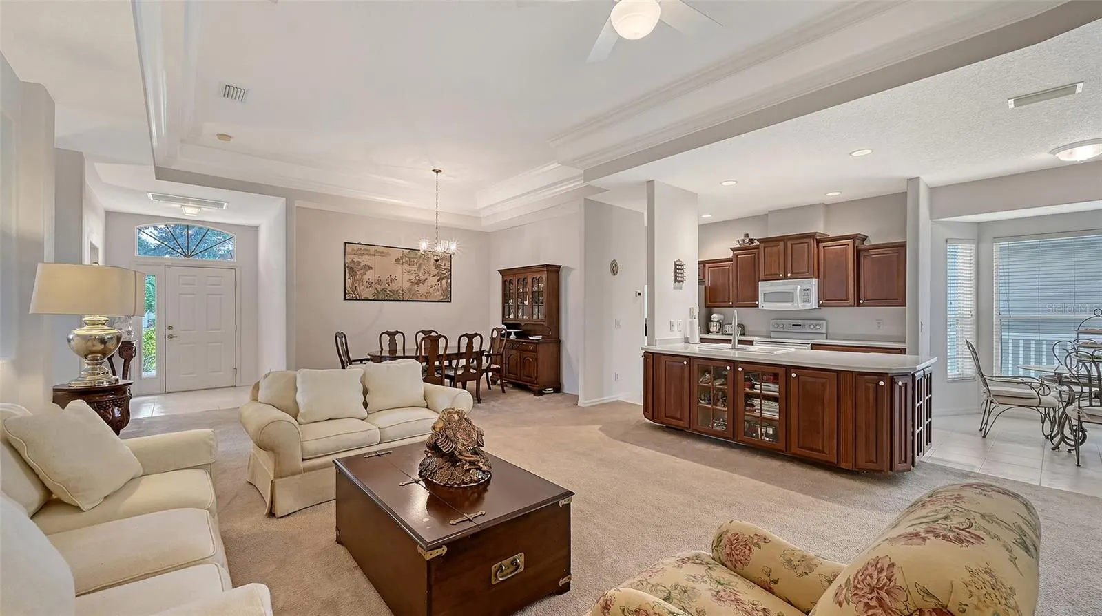 6734 W COUNTRY CLUB LN