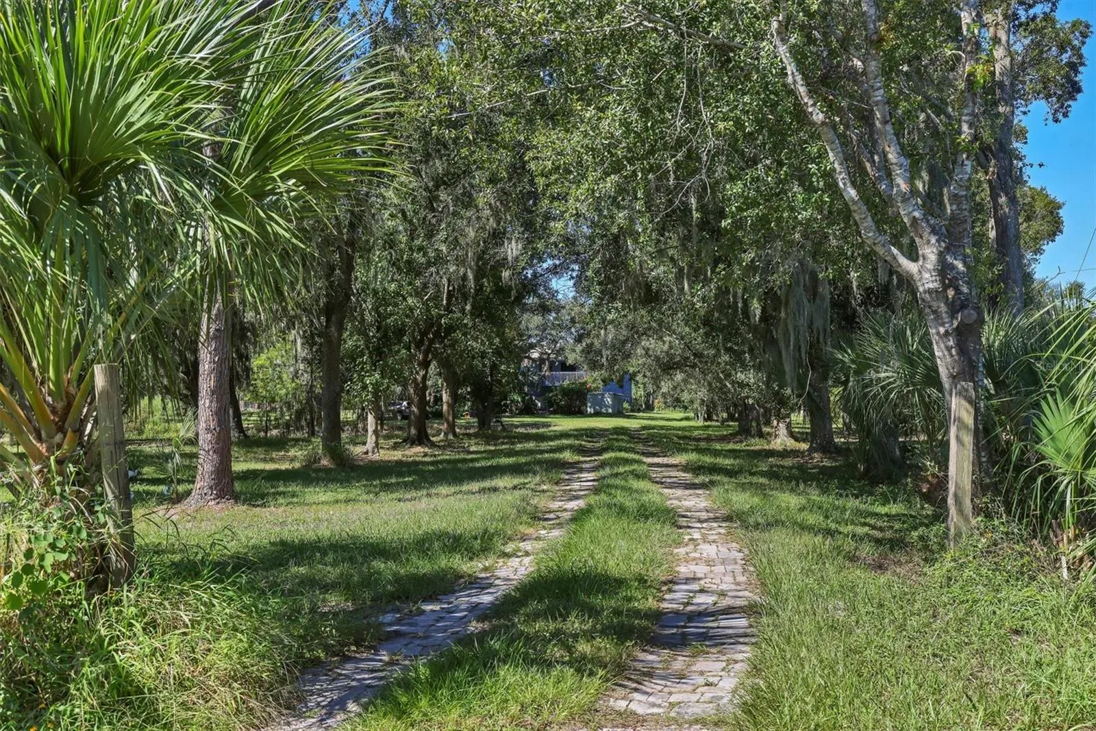 2230 MYAKKA RD