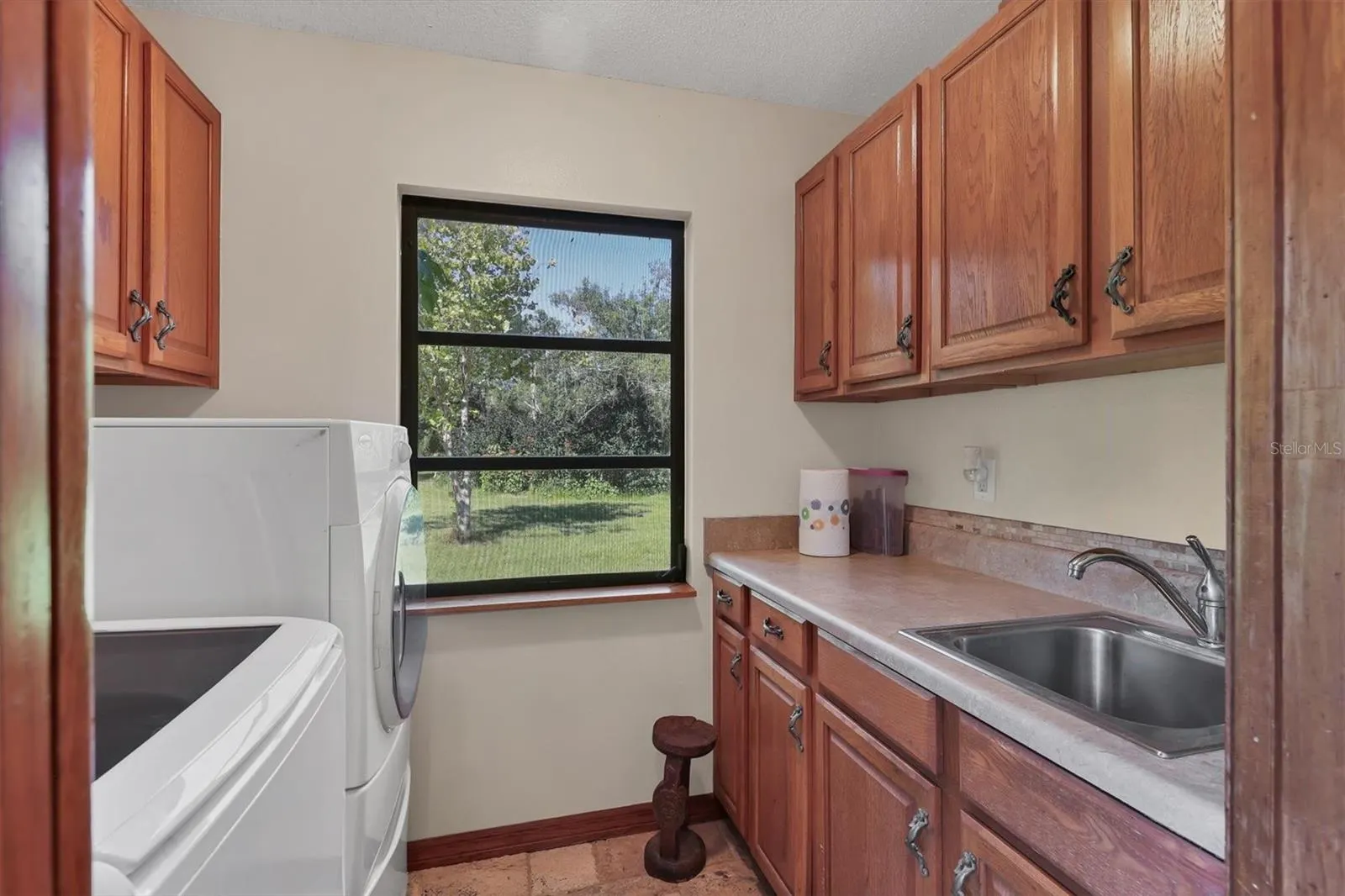 2230 MYAKKA RD