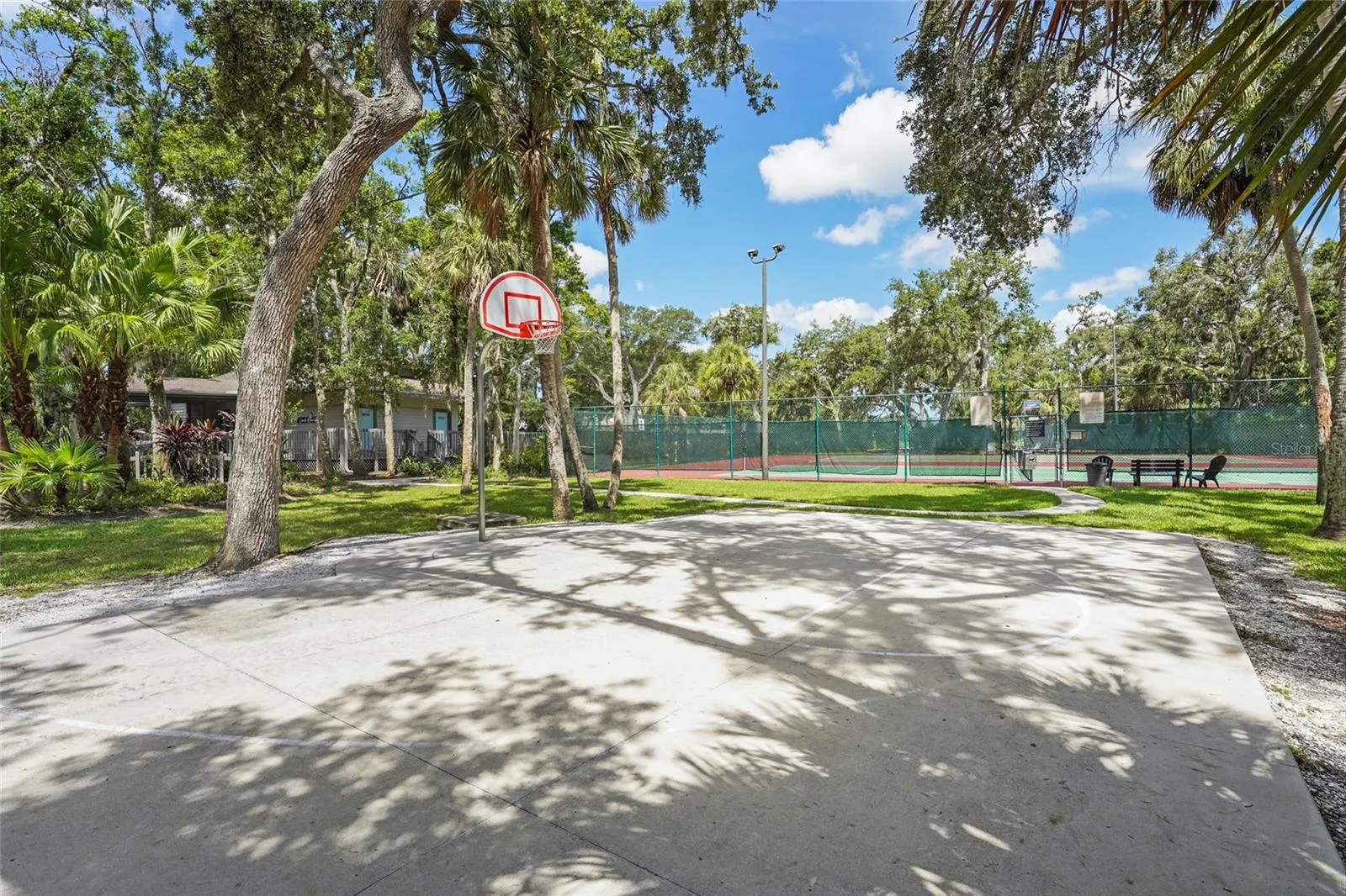4420 OAK VIEW DR
