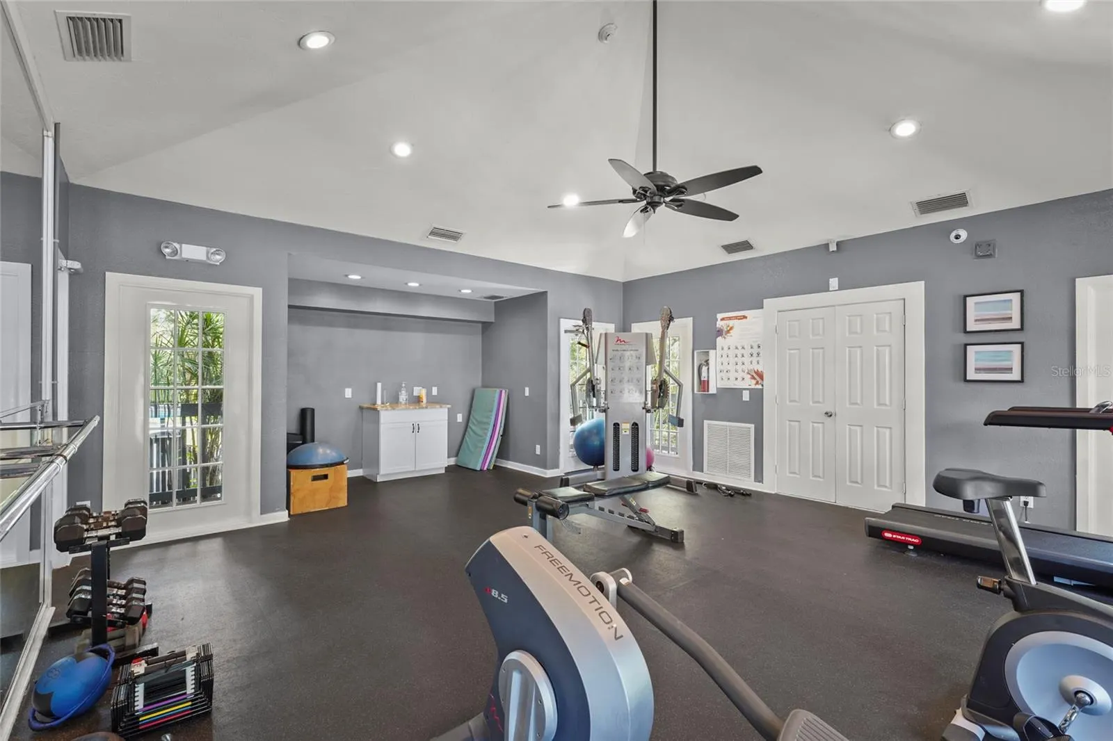 4420 OAK VIEW DR