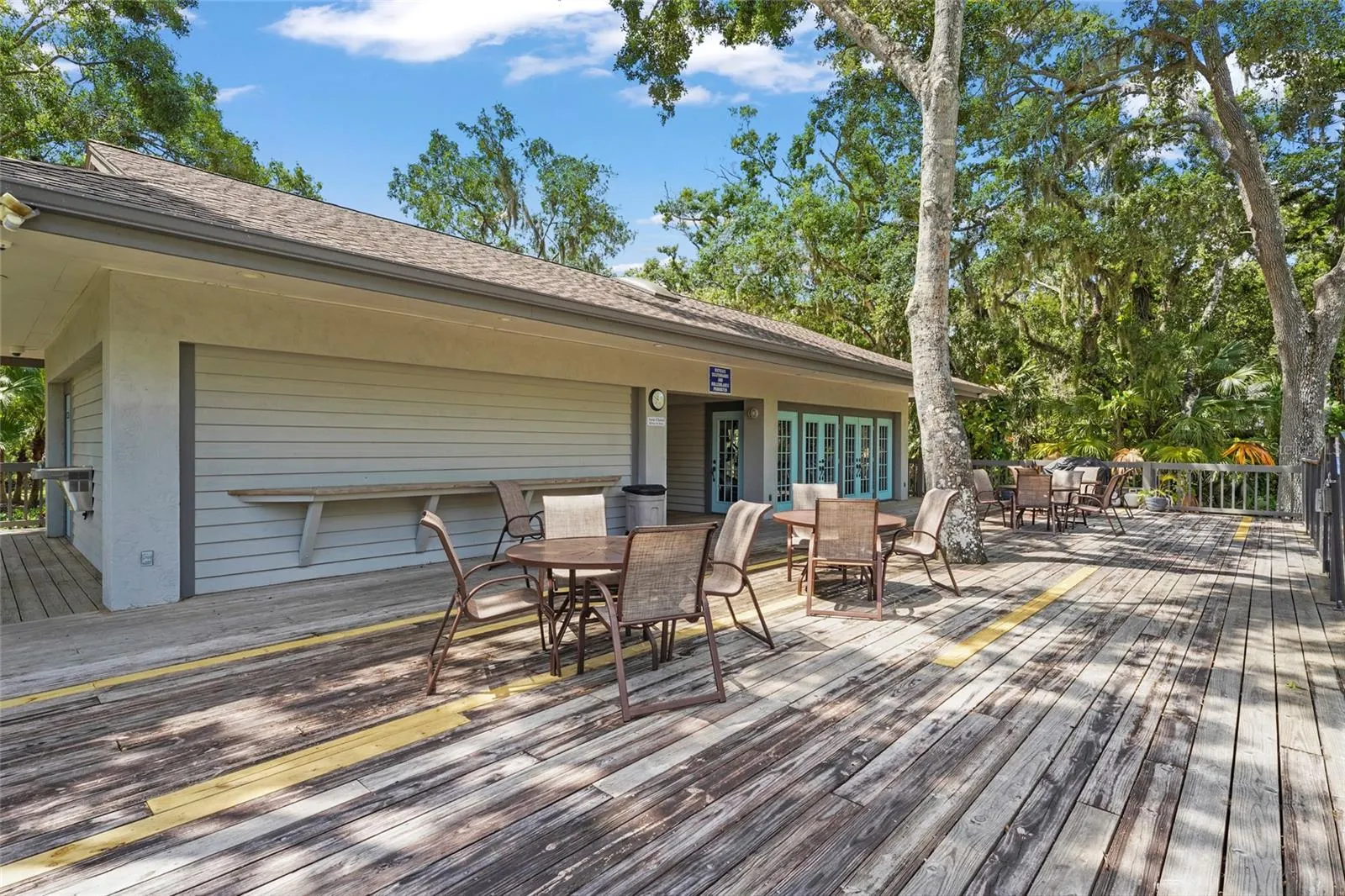 4420 OAK VIEW DR