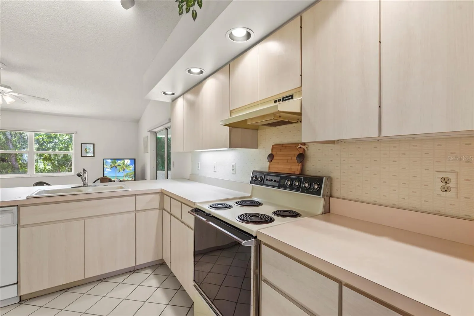 4420 OAK VIEW DR