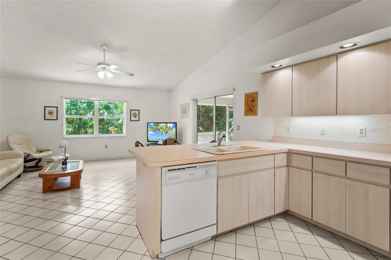 4420 OAK VIEW DR