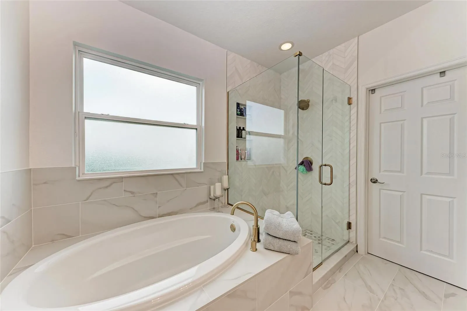 8342 NANDINA DR