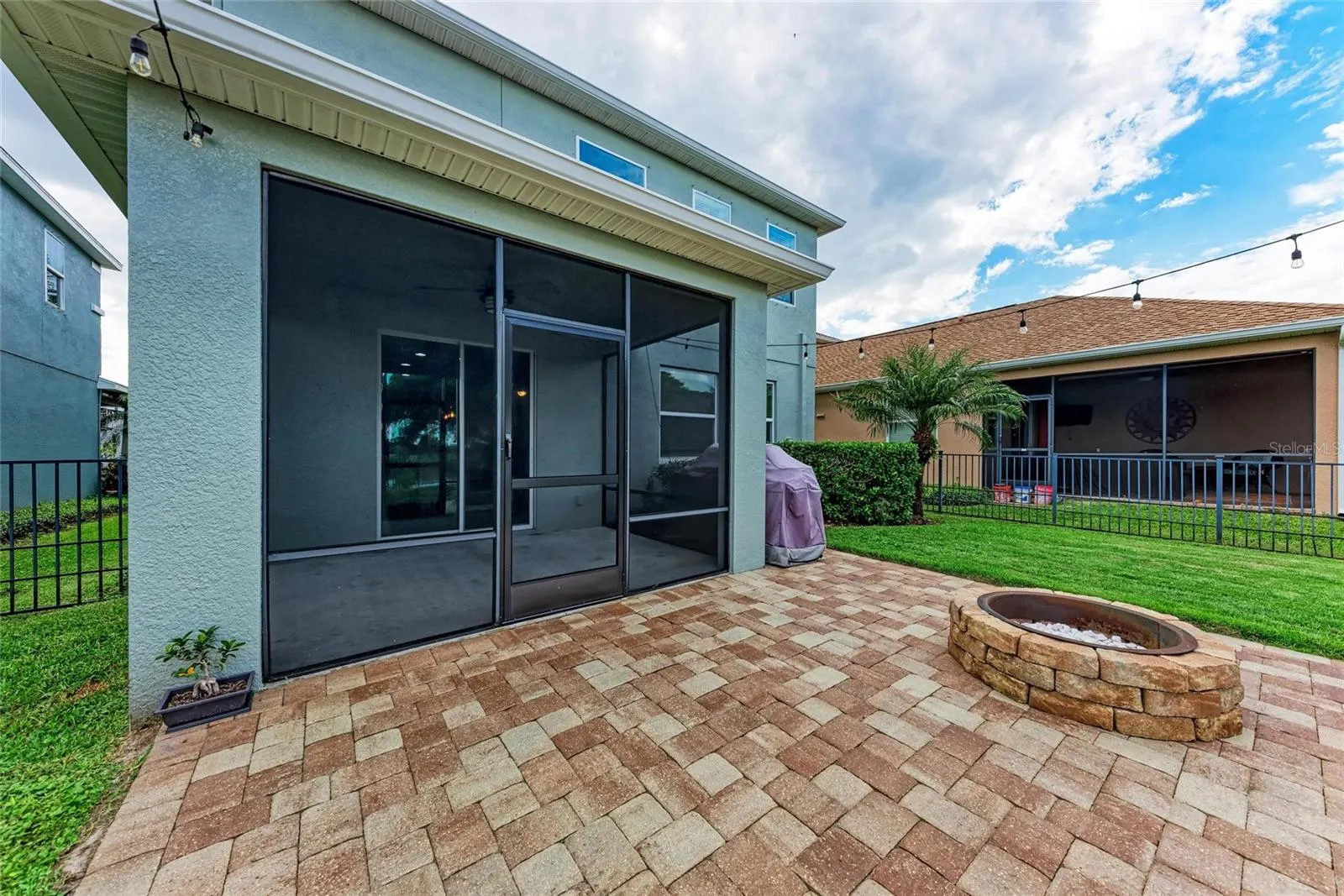8342 NANDINA DR