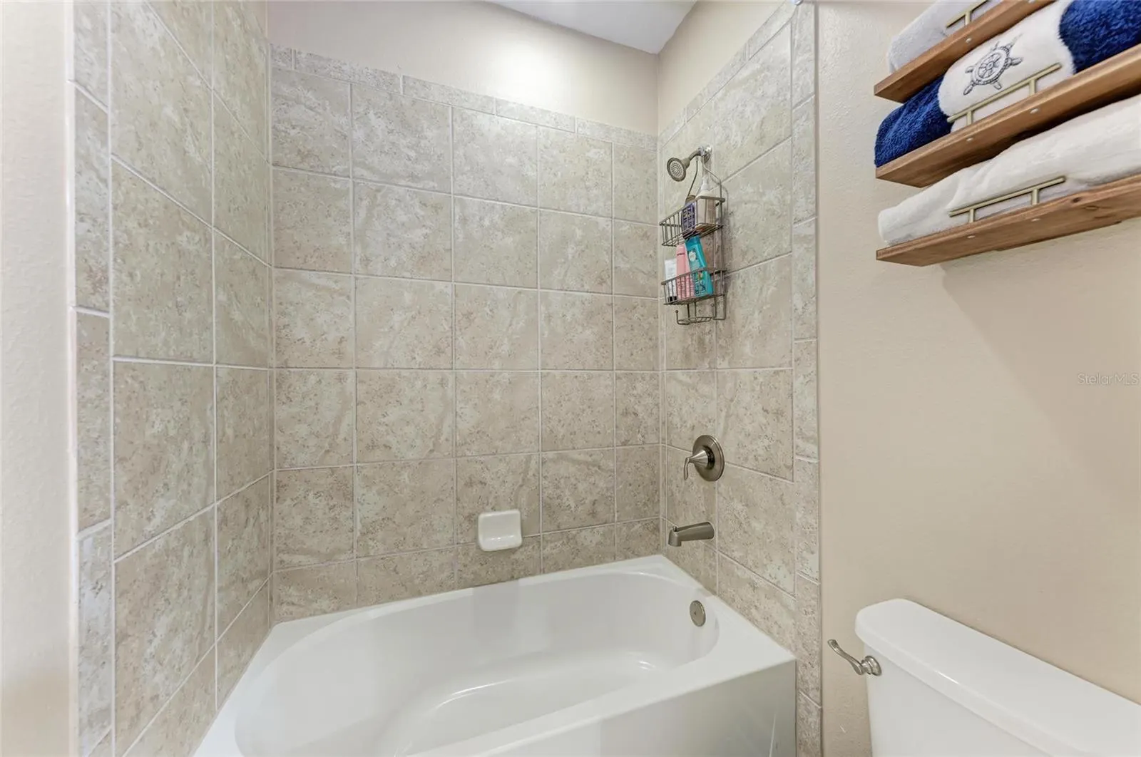 8342 NANDINA DR