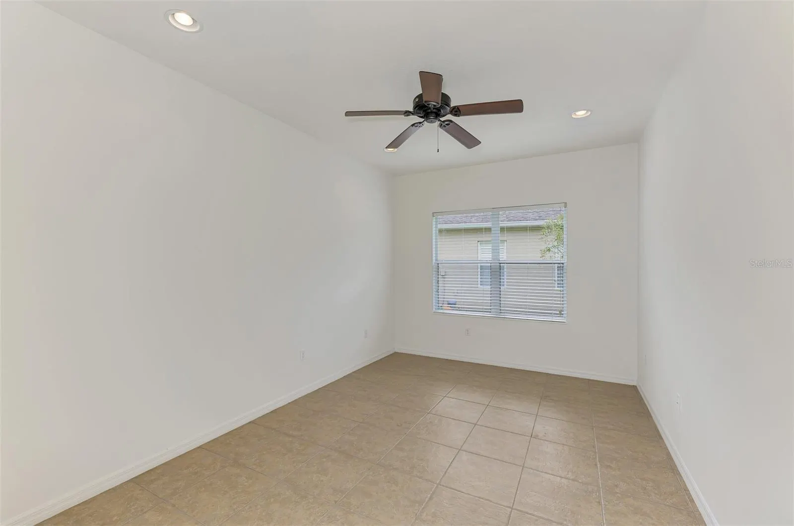 1434 BLUE HORIZON CIR