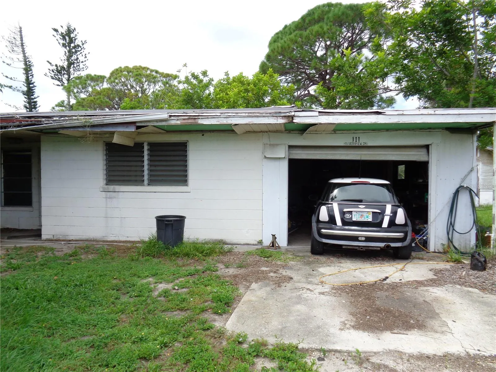 111 RIVERVIEW DRIVE S