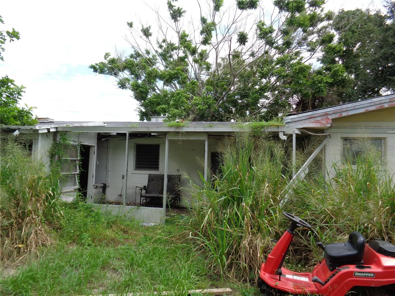 111 RIVERVIEW DRIVE S