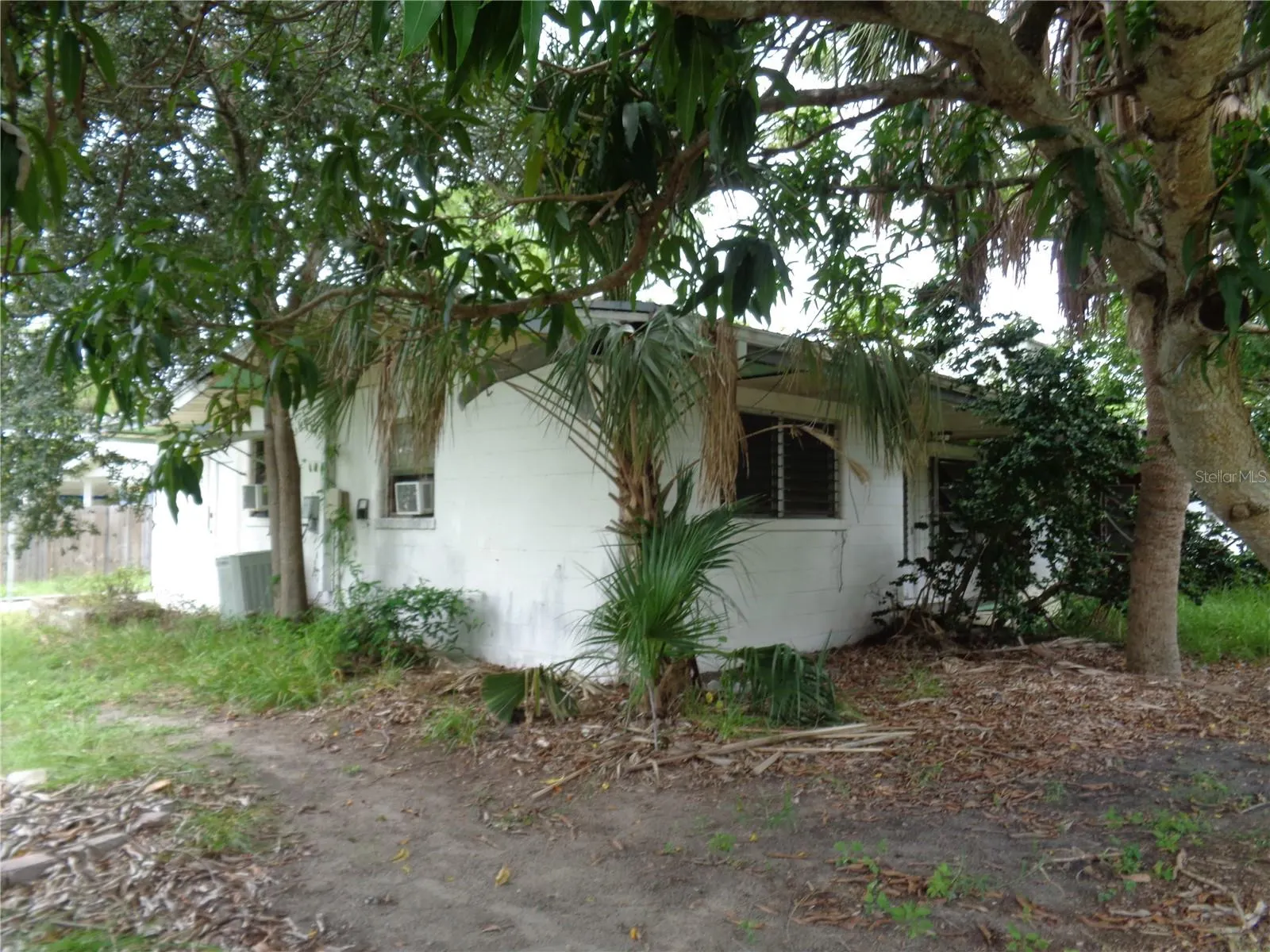 111 RIVERVIEW DRIVE S