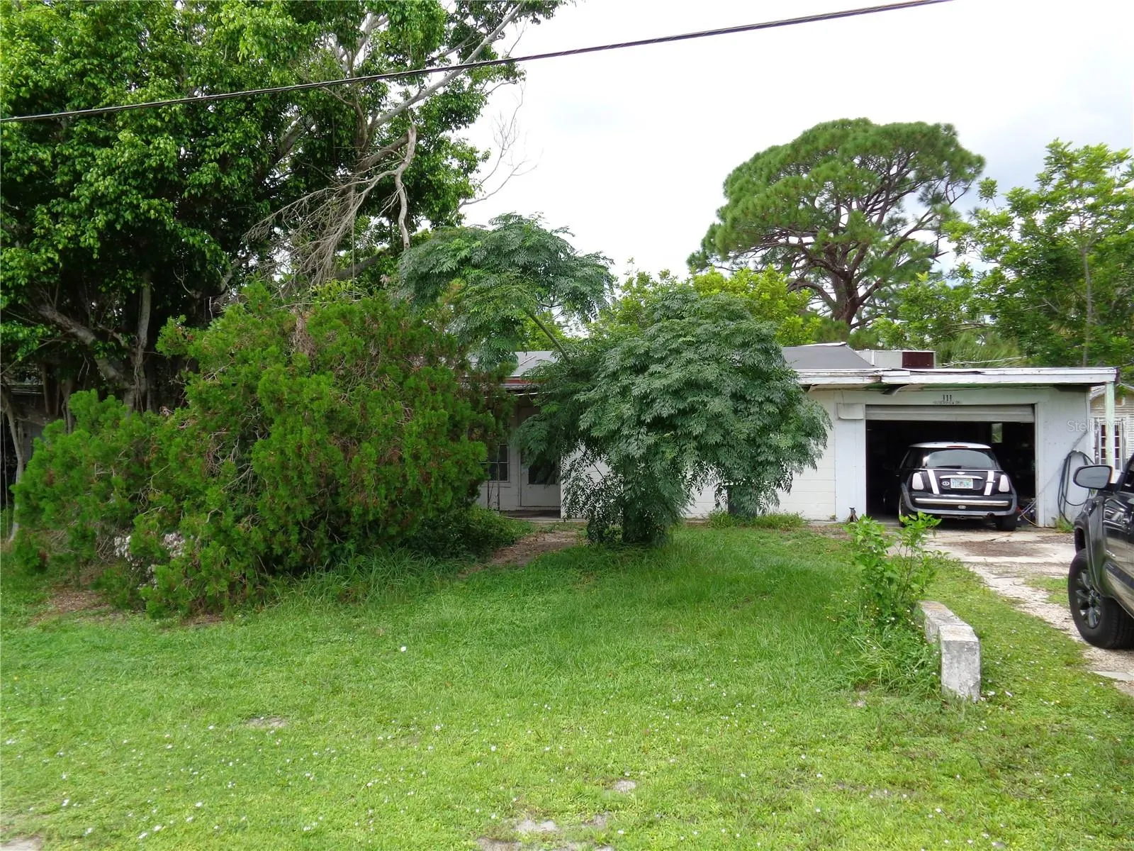 111 RIVERVIEW DRIVE S