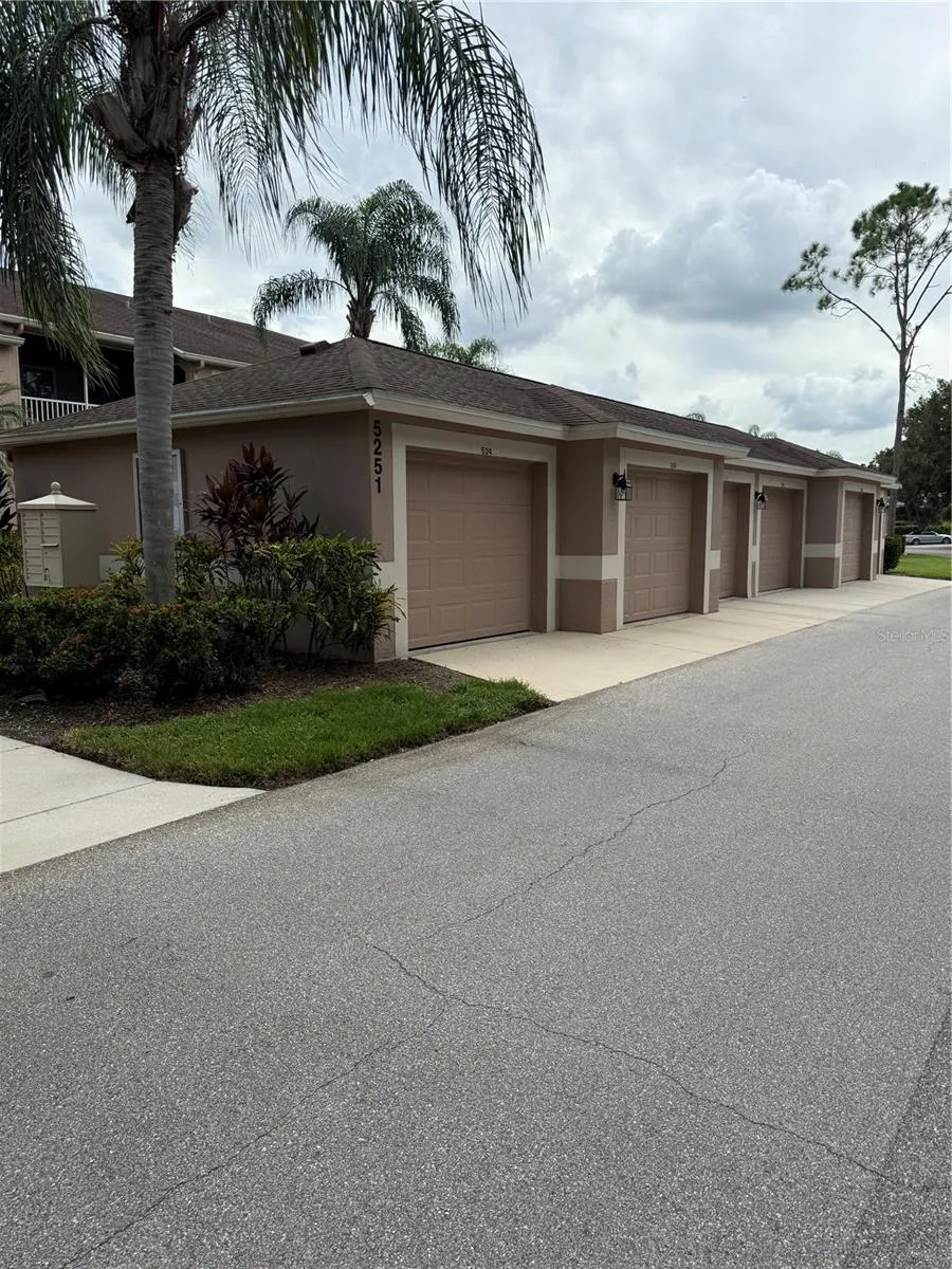 5251 MAHOGANY RUN AVE #524, #524