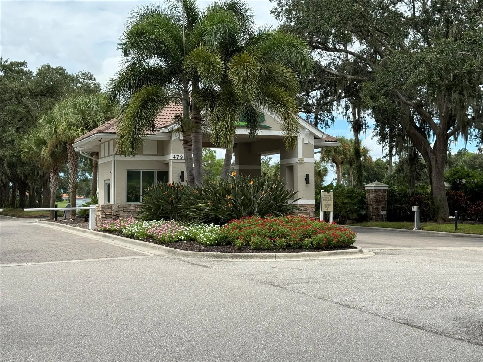 5251 MAHOGANY RUN AVE #524, #524