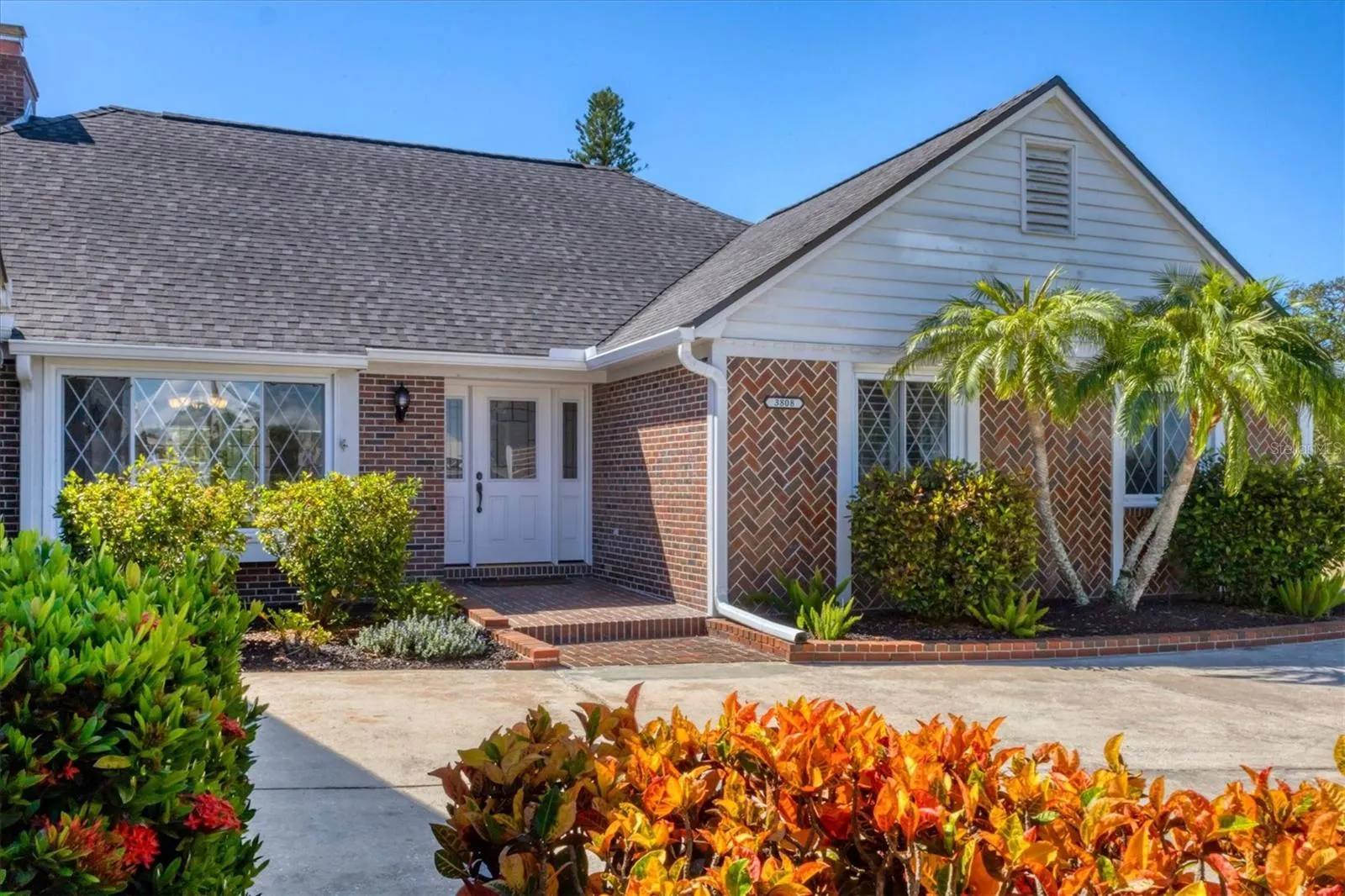 3808 EL CONQUISTADOR PKWY