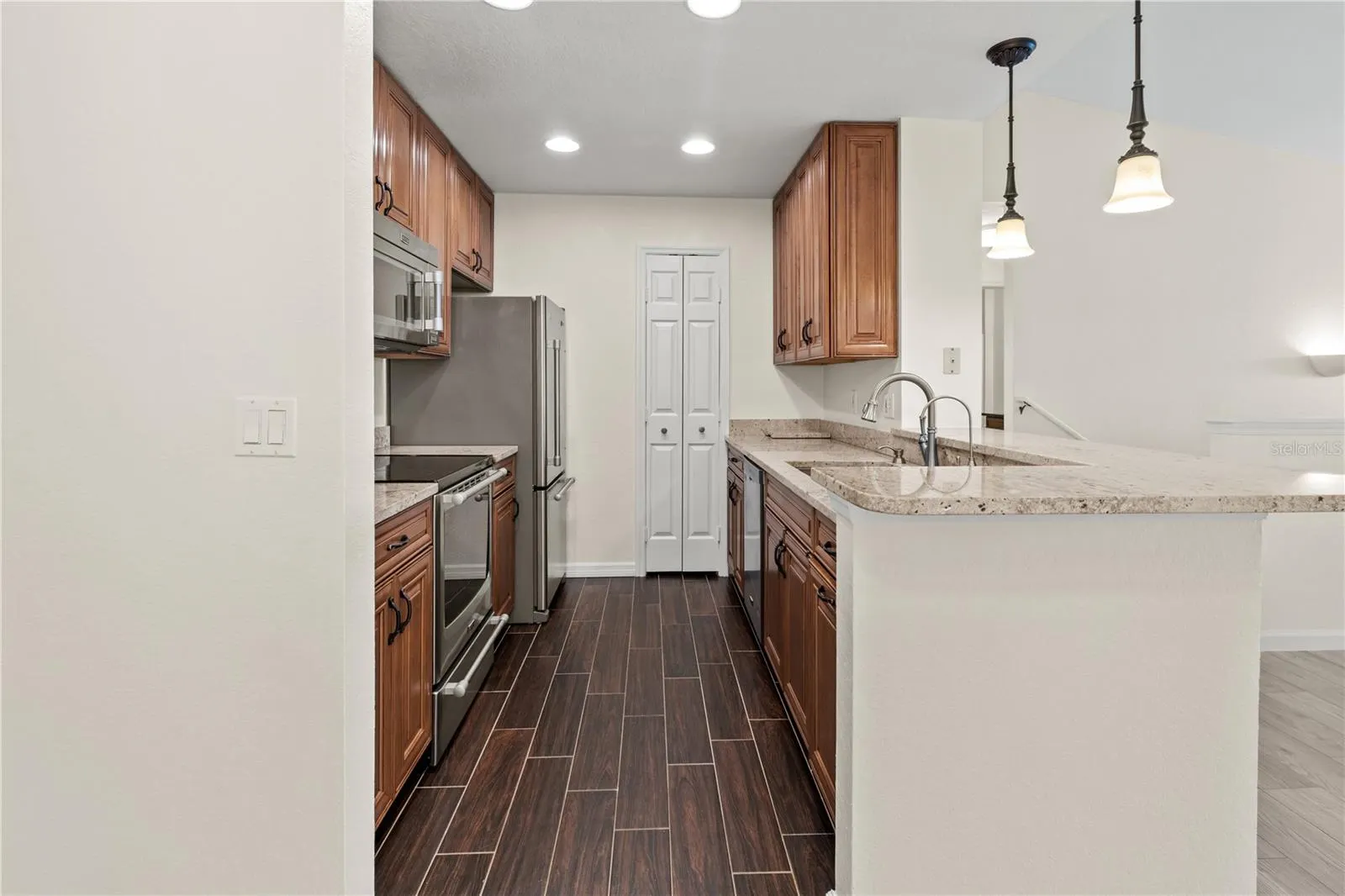8911 MANOR LOOP #208, #208