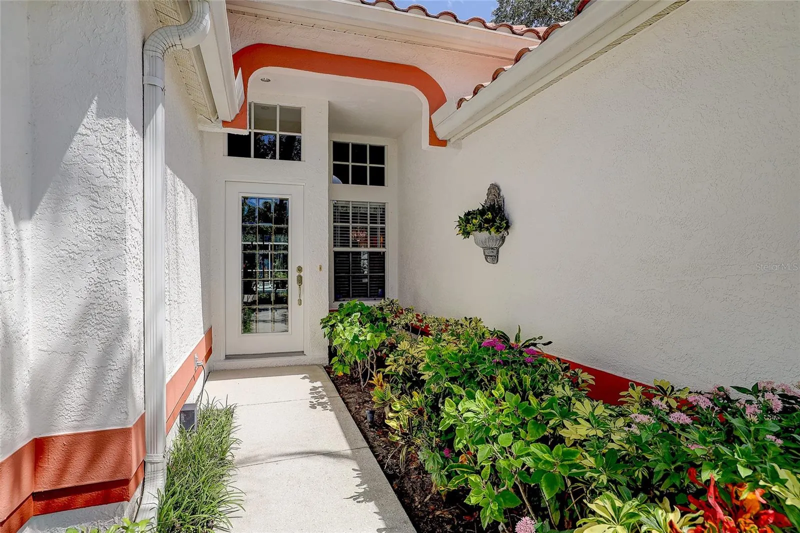 4443 DEL SOL BLVD S