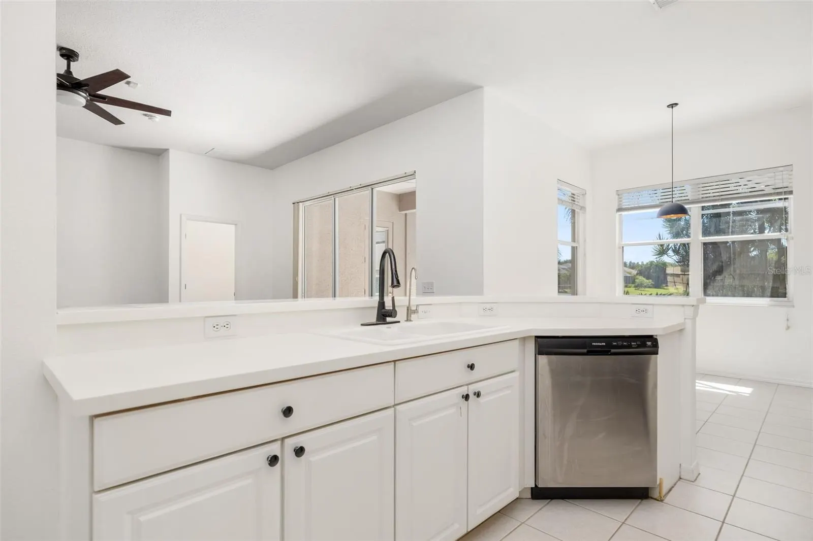 7813 CASTLEISLAND DR