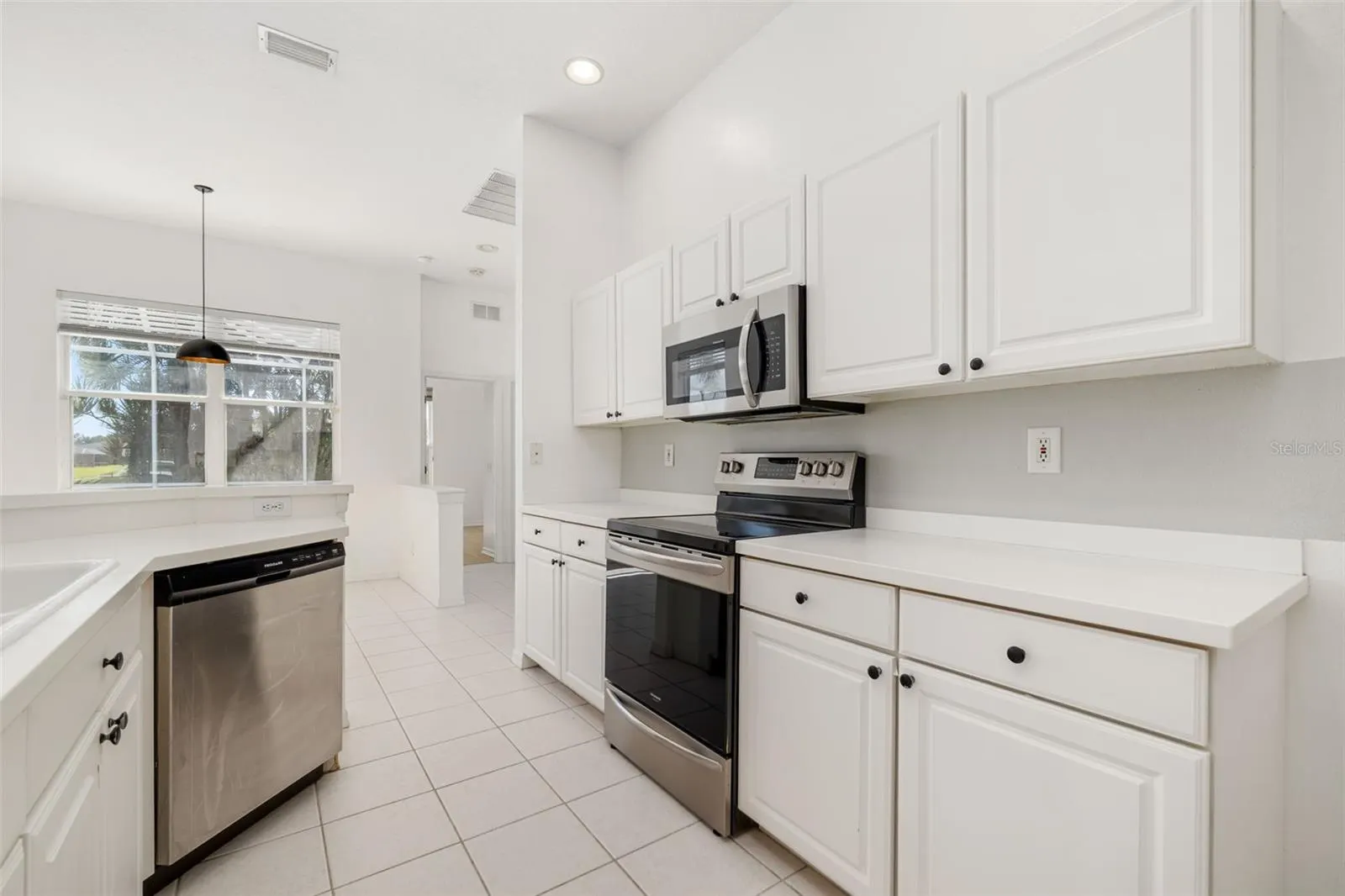 7813 CASTLEISLAND DR
