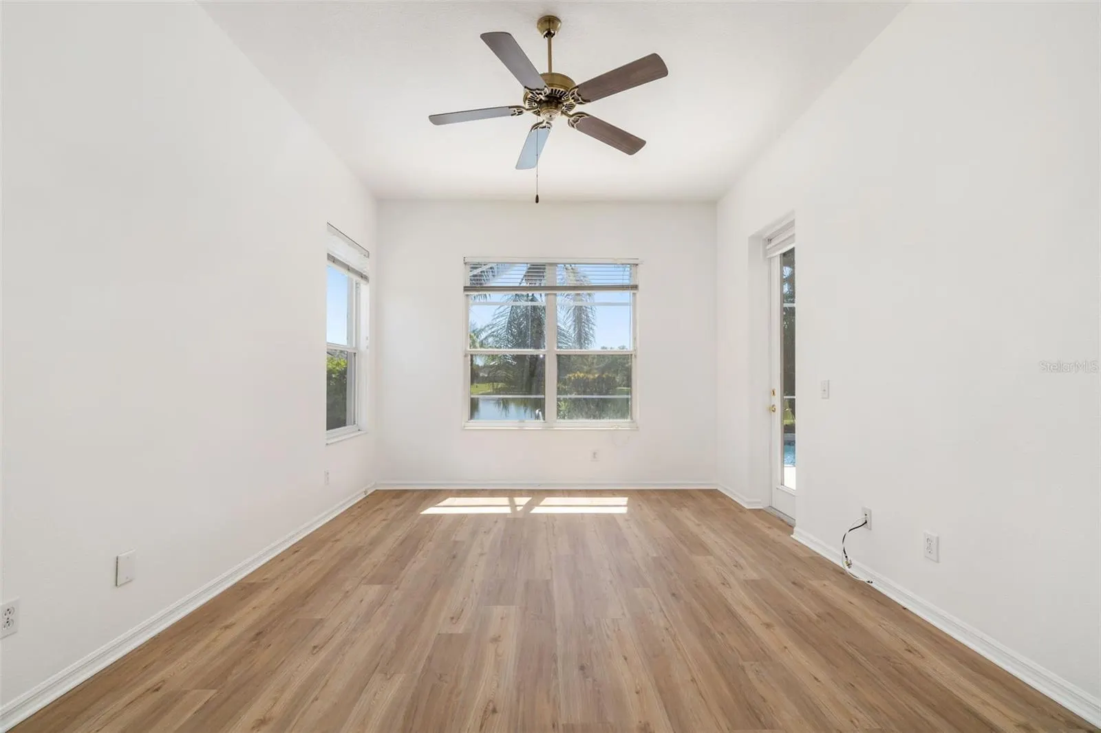 7813 CASTLEISLAND DR