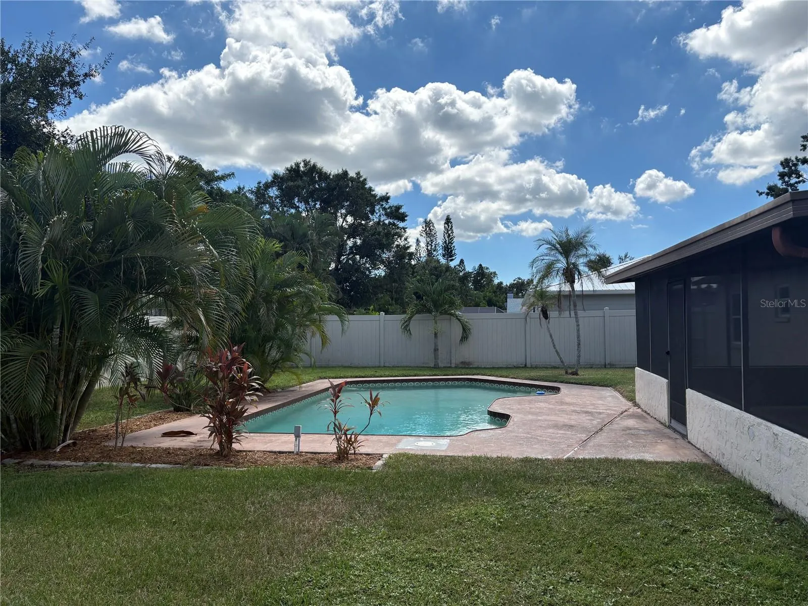4051 WAIKIKI DR