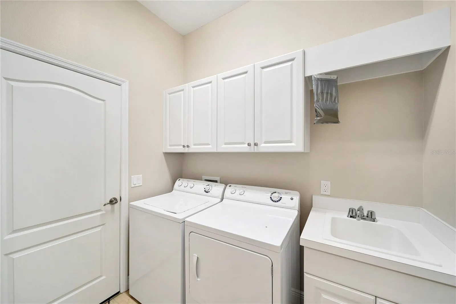 12154 THORNHILL CT